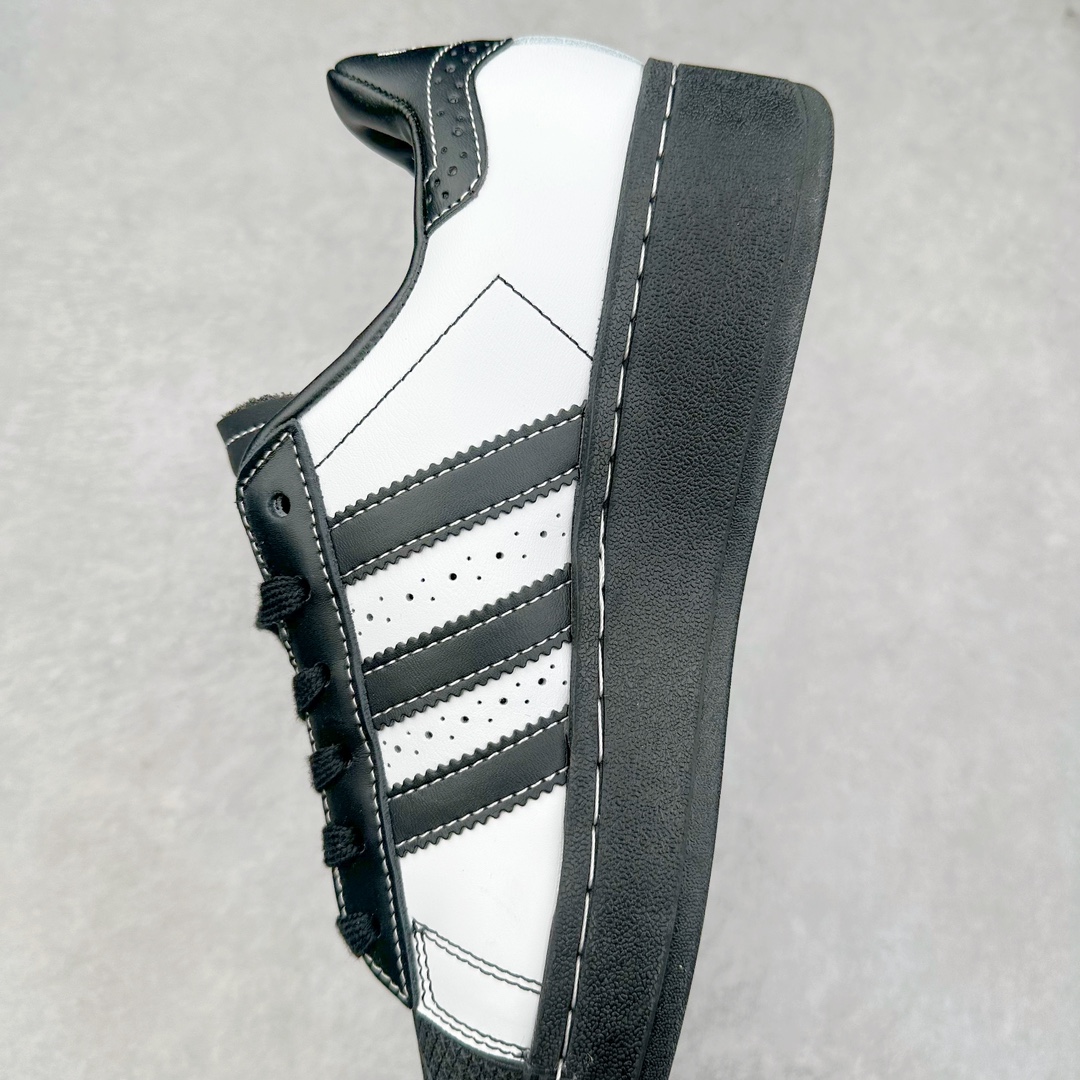 图片[7]-＃特价福利 AD Originals Superstar 经典复古贝壳头厚底板鞋 诞生于1969年 是第一双将全皮面鞋 身与橡胶鞋头结合在一起的低帮篮球鞋 Superstar最开始 是作为高帮篮球鞋Pro Model的低帮版本而出现的 但因为其独特和醒目的橡胶鞋头造型而让大家熟知 被大家形象地称为\\\”shelltoe\\\”贝壳头 在70年代的美国职业篮球场上 接近3/4的NBA球员都将这双Superstar作为场上用鞋 80年代之后 经过不断的改良和发展 Superstar逐渐成为横跨时装、音乐、街头文化、休闲和运动等各大领域的时尚潮鞋 尺码：35.5 36 36.5 37 38 38.5 39 40 40.5 41 42 42.5 43 44 44.5 45-选品中心