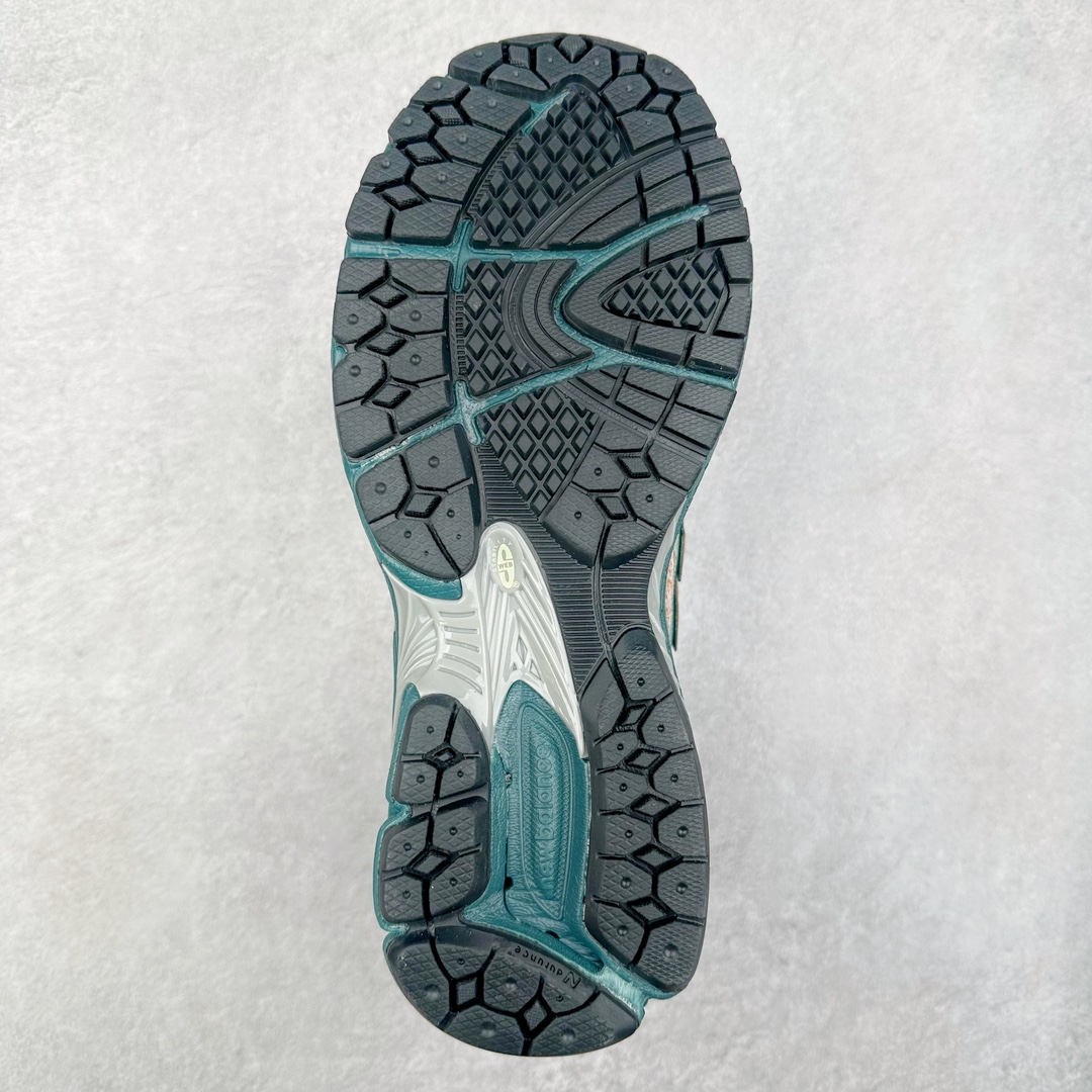 图片[9]-New Balance M1906R NB新百伦系列复古老爹风休闲运动慢跑鞋 采用轻质牛剖革拼接透气网眼衬垫织物鞋面材质 T-Beam大底提供足步弓支撑 保持步态稳定#后跟搭载外露缓震胶 鞋身整体以各种深浅不一的灰色覆盖 鞋头以淡蓝色调装饰，网眼衬垫通过不规律的色块实现做旧的美感 泛黄的鞋底更是进一步增添了复古气息 尺码：36 37 37.5 38 38.5 39.5 40 40.5 41.5 42 42.5 43 44 45-选品中心