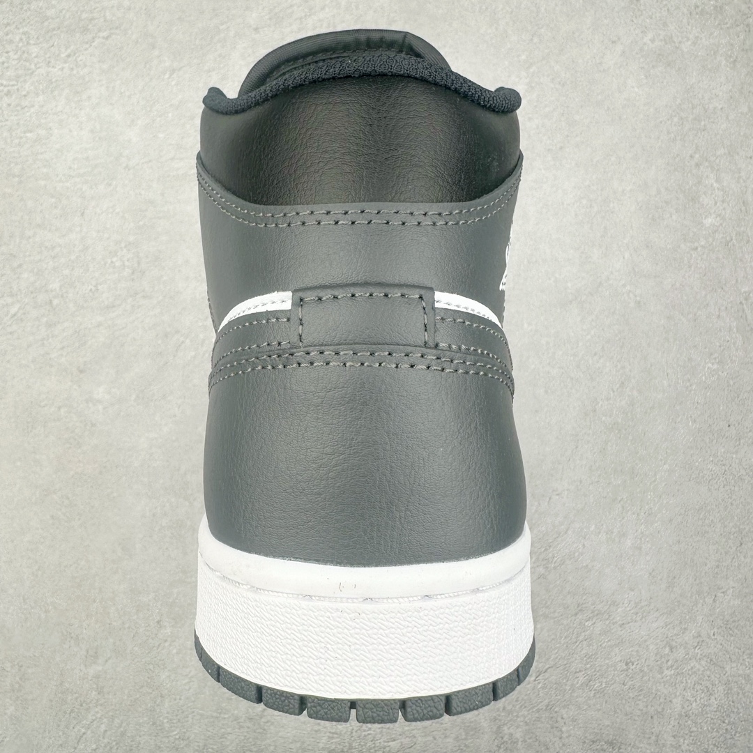 图片[8]-＃DT纯原 Air Jordan AJ1 Mid 中帮 黑白灰DQ8426-001 终端优势供应 市面中低帮最具代表性版本没有之一 口碑大厂出品 品控大底版型不断改良更新 全套原纸板楦头开发 确保原汁原味 完美呈现版型 完美零毛边处理 原厂内置全掌气垫 价格定位良心 平台专用代工流水线出品 一眼公司既视感 拿到手的一瞬间就与众不同 碾压市面所有版本 全部原鞋开发 每一个配色都会采购原鞋确认细节 打破市面看图做货无好货之说 尺码：35.5 36 36.5 37.5 38 38.5 39 40 40.5 41 42 42.5 43 44 44.5 45 46-选品中心
