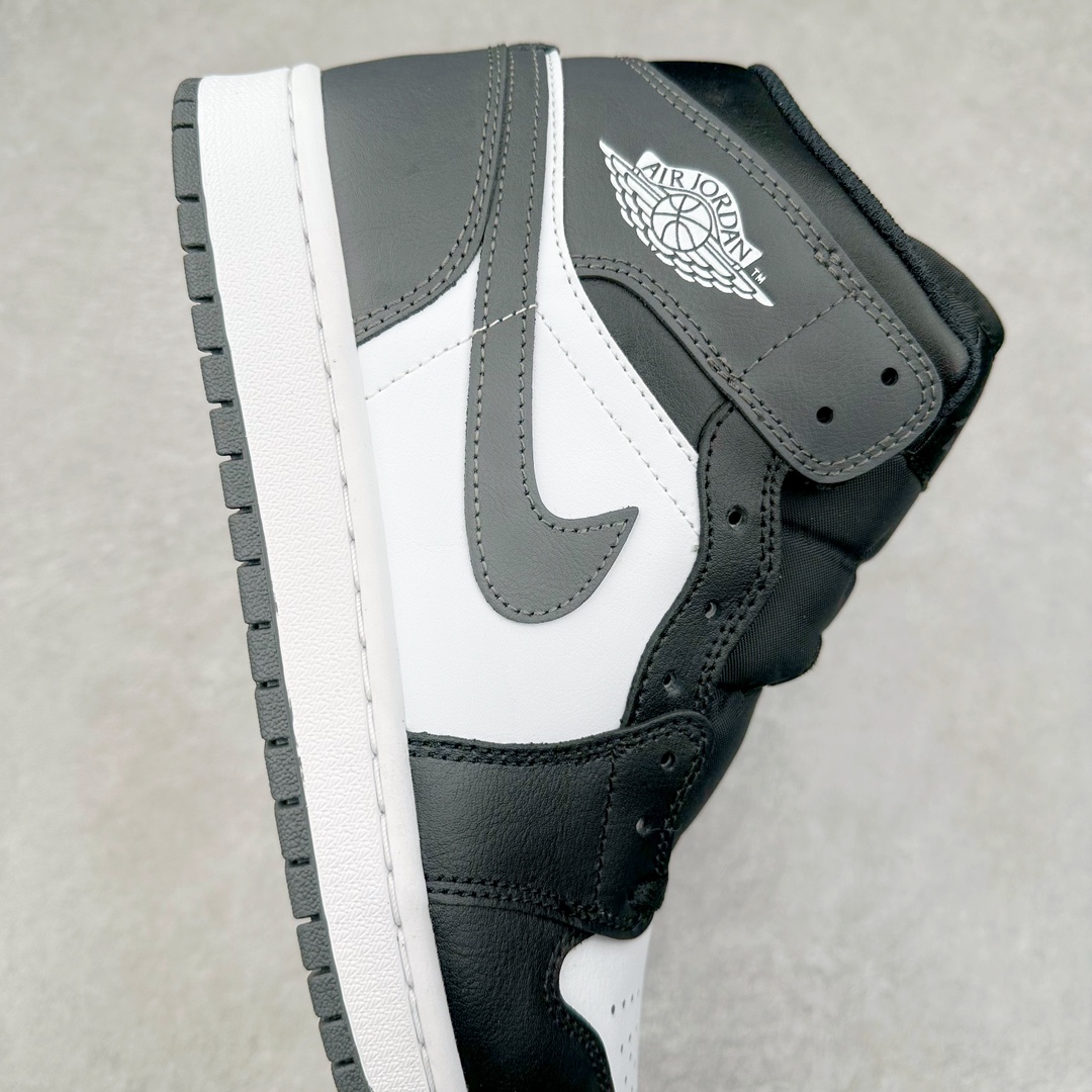 图片[6]-＃DT纯原 Air Jordan AJ1 Mid 中帮 黑白灰DQ8426-001 终端优势供应 市面中低帮最具代表性版本没有之一 口碑大厂出品 品控大底版型不断改良更新 全套原纸板楦头开发 确保原汁原味 完美呈现版型 完美零毛边处理 原厂内置全掌气垫 价格定位良心 平台专用代工流水线出品 一眼公司既视感 拿到手的一瞬间就与众不同 碾压市面所有版本 全部原鞋开发 每一个配色都会采购原鞋确认细节 打破市面看图做货无好货之说 尺码：35.5 36 36.5 37.5 38 38.5 39 40 40.5 41 42 42.5 43 44 44.5 45 46-选品中心