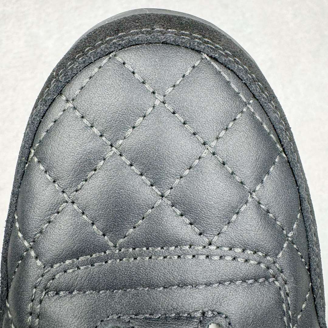 图片[15]-＃GD广顶 CHANEL香奈儿 24S德训鞋平底系带圆头菱格风四季休闲百搭款 原版开模 凹凸感超强 线条紧致🎀全新礼盒包装 细节拉满 环保太空革组合呼吸网织布鞋面材质 欧索莱环保去臭环型组合鞋垫 采用进口TPU大底 官方同步2024 最新礼盒包装 尺码：35 36 37 38 39 40-选品中心