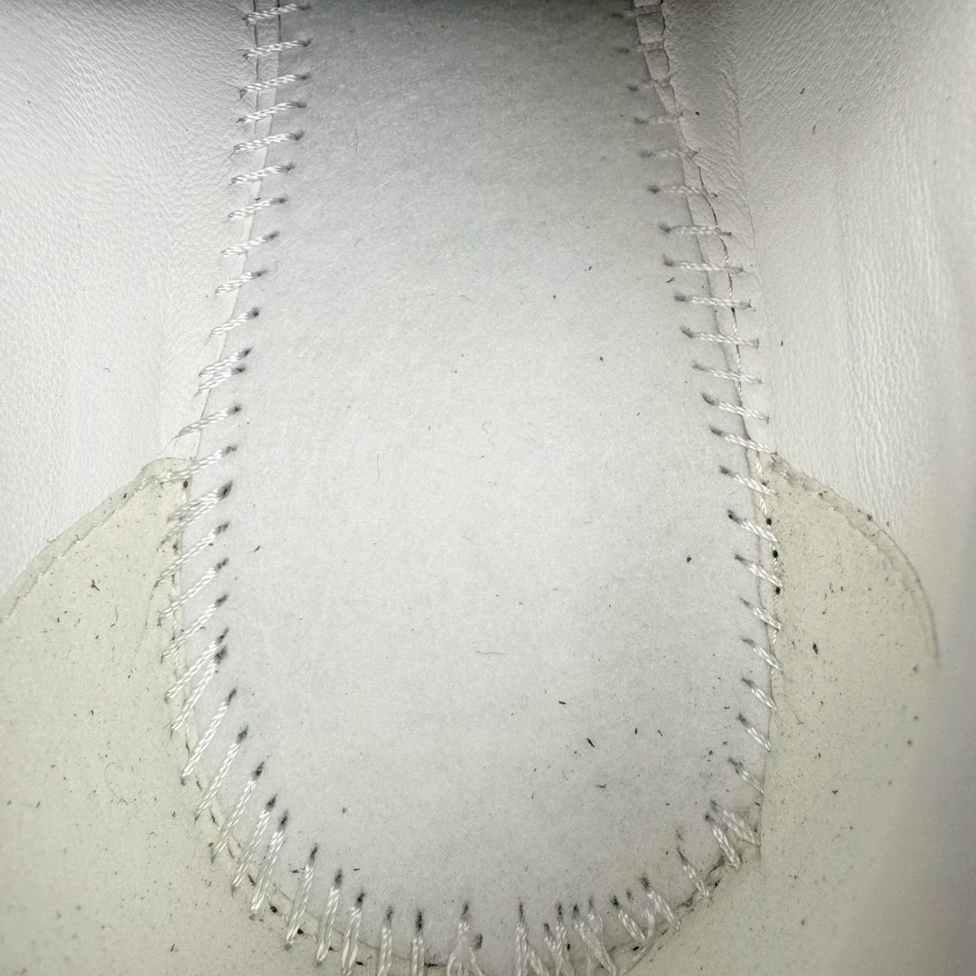 图片[11]-＃GD广顶 CHANEL香奈儿 24S德训鞋平底系带圆头菱格风四季休闲百搭款 原版开模 凹凸感超强 线条紧致🎀全新礼盒包装 细节拉满 环保太空革组合呼吸网织布鞋面材质 欧索莱环保去臭环型组合鞋垫 采用进口TPU大底 官方同步2024 最新礼盒包装 尺码：35 36 37 38 39 40-选品中心