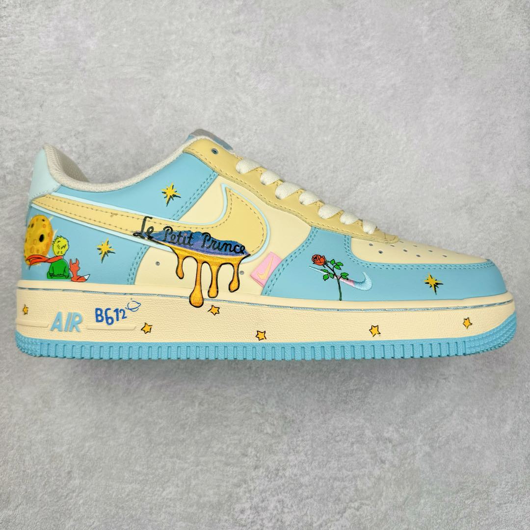 NK Air Force 1´07 Low 空军一号低帮百搭休闲运动板鞋 XL2321-555 柔软、弹性十足的缓震性能和出色的中底设计 横跨复古与现代的外型结合 造就出风靡全球 三十多年的Force 1 直到今天还深受青睐 尺码：36 36.5 37.5 38 38.5 39 40 40.5 41 42 42.5 43 44 44.5 45-选品中心