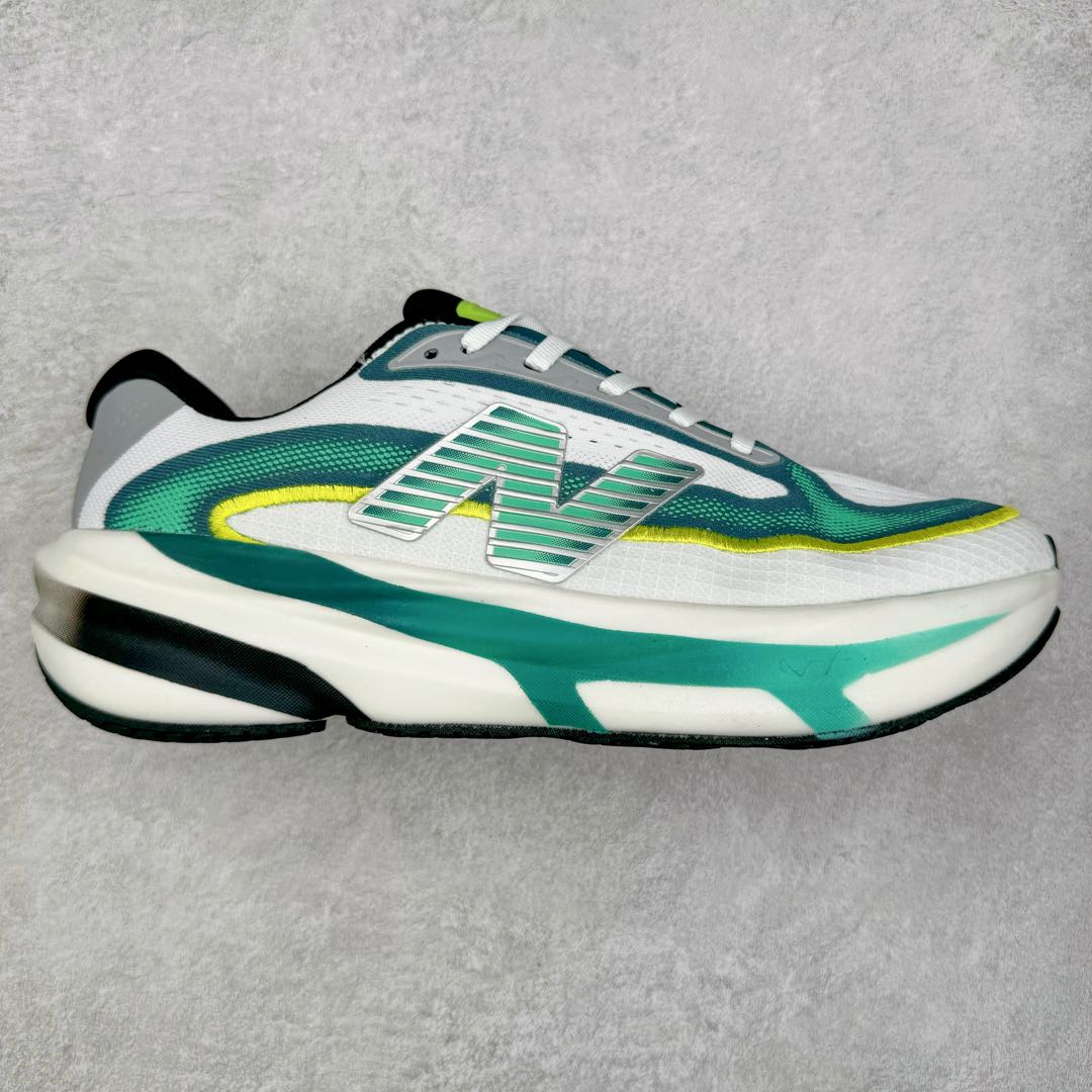 New Balance Fresh Foam X NB1080V5 新百伦系列低帮轻量化厚底健身休闲运动慢跑鞋 近赏｜无论是日常慢跑，还是City Walk，它都可轻松应对提起今年最流行的事情，想必在你所在的城市来一段City Walk，是很多潮男潮女都会做的吧。当时间来到十月，一年中最舒服的时光，无论是慢跑也好，还是City Walk，今天推荐的这双鞋，都可以轻松应对。那就是可以带给你久违的松弛感、治愈你柔软的需要的New Balance Fresh Foam X1080v15。作为New Balance经典跑鞋系列，1080系列可以说凝聚了品牌历来前沿科技与制造匠心。今年的v13版本可谓再度革新。在舒适体验、运动性能以及造型风格三个维度上做到了有机交融。舒适体验一直是1080跑鞋系列带给我们最大的直观感受，加上本就带有严肃跑鞋基因，在今年全新材料配方的Fresh FoamX中底泡棉上则有了不一样的缓震性能，重新定义“踩屎感”。可再生柔软针织鞋面使用可追溯的Repreve再生鞋面材料，柔软透气的鞋面提供绵密的贴合与包裹感，轻量分区橡胶大底分区外底橡胶采用新材料，改进纹路设计，增加前掌外底硬度，提升滚动反馈和传动效率。尺码：40 40.5 41.5 42 42.5 43 44 45-选品中心