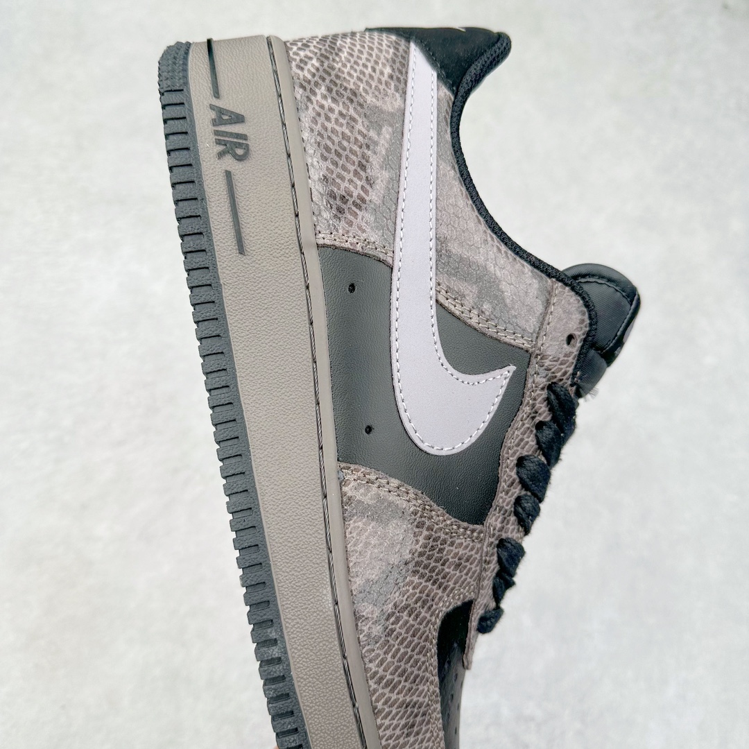 图片[6]-NK Air Force 1´07 Low 空军一号低帮百搭休闲运动板鞋 HF2898-001 柔软、弹性十足的缓震性能和出色的中底设计 横跨复古与现代的外型结合 造就出风靡全球 三十多年的Force 1 直到今天还深受青睐 尺码：36 36.5 37.5 38 38.5 39 40 40.5 41 42 42.5 43 44 44.5 45-选品中心