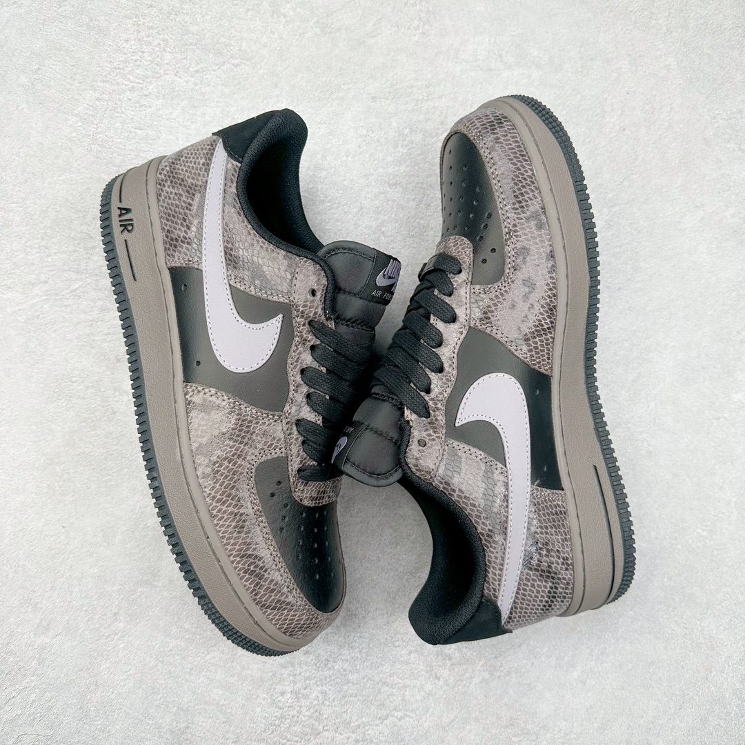 图片[3]-NK Air Force 1´07 Low 空军一号低帮百搭休闲运动板鞋 HF2898-001 柔软、弹性十足的缓震性能和出色的中底设计 横跨复古与现代的外型结合 造就出风靡全球 三十多年的Force 1 直到今天还深受青睐 尺码：36 36.5 37.5 38 38.5 39 40 40.5 41 42 42.5 43 44 44.5 45-选品中心