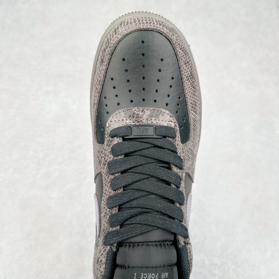 图片[4]-NK Air Force 1´07 Low 空军一号低帮百搭休闲运动板鞋 HF2898-001 柔软、弹性十足的缓震性能和出色的中底设计 横跨复古与现代的外型结合 造就出风靡全球 三十多年的Force 1 直到今天还深受青睐 尺码：36 36.5 37.5 38 38.5 39 40 40.5 41 42 42.5 43 44 44.5 45-选品中心