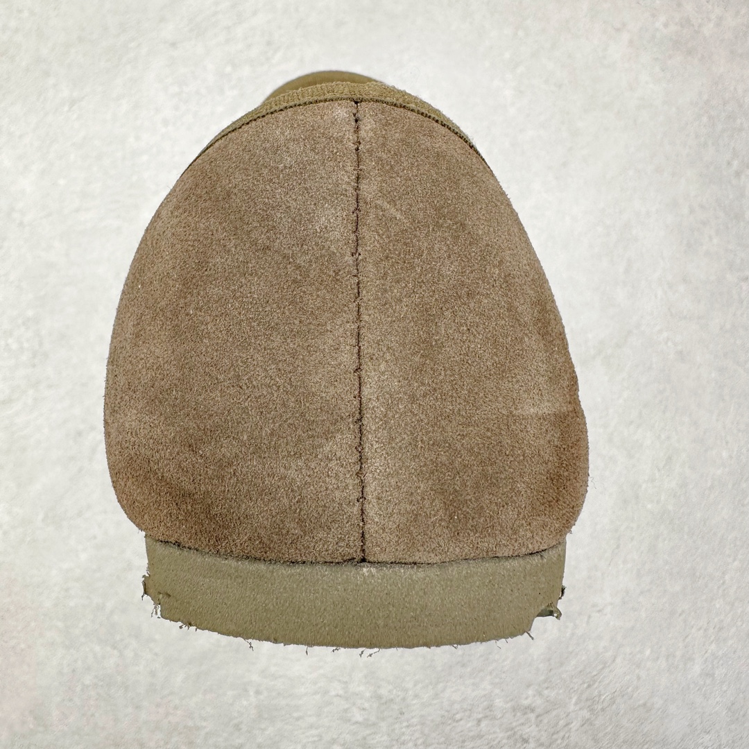 图片[8]-UGG 玛丽珍 1.5CM薄底 女款 小红书爆款 广州外贸大厂生产 鞋头到鞋垫真羊皮毛一体 独立外盒包装 工艺 区别市面任何版本 1.5CM薄底 独立原版开发大底 羊绒鞋垫 冬季保暖外出 家居都是很适合的选择 今年uug推出款式系列 局部偏向年轻消费者喜好 也走到时尚潮流穿搭的前沿 鞋身材质 翻毛皮鞋面 17毫米UGGPURE™植入式羊毛内底 轻便防滑舒适橡胶外底 带有品牌LOGO商标 带全套包装 尺码：35 36 37 38 39 40-选品中心