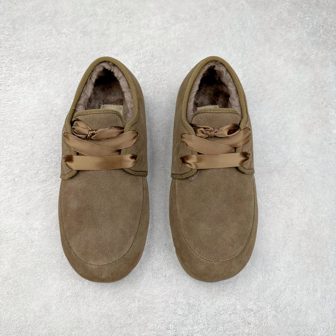 图片[2]-UGG 玛丽珍 1.5CM薄底 女款 小红书爆款 广州外贸大厂生产 鞋头到鞋垫真羊皮毛一体 独立外盒包装 工艺 区别市面任何版本 1.5CM薄底 独立原版开发大底 羊绒鞋垫 冬季保暖外出 家居都是很适合的选择 今年uug推出款式系列 局部偏向年轻消费者喜好 也走到时尚潮流穿搭的前沿 鞋身材质 翻毛皮鞋面 17毫米UGGPURE™植入式羊毛内底 轻便防滑舒适橡胶外底 带有品牌LOGO商标 带全套包装 尺码：35 36 37 38 39 40-选品中心