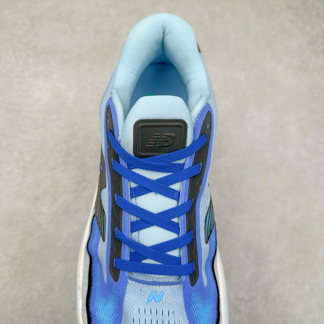 图片[5]-New Balance Fresh Foam X NB1080V5 新百伦系列低帮轻量化厚底健身休闲运动慢跑鞋 近赏｜无论是日常慢跑，还是City Walk，它都可轻松应对提起今年最流行的事情，想必在你所在的城市来一段City Walk，是很多潮男潮女都会做的吧。当时间来到十月，一年中最舒服的时光，无论是慢跑也好，还是City Walk，今天推荐的这双鞋，都可以轻松应对。那就是可以带给你久违的松弛感、治愈你柔软的需要的New Balance Fresh Foam X1080v15。作为New Balance经典跑鞋系列，1080系列可以说凝聚了品牌历来前沿科技与制造匠心。今年的v13版本可谓再度革新。在舒适体验、运动性能以及造型风格三个维度上做到了有机交融。舒适体验一直是1080跑鞋系列带给我们最大的直观感受，加上本就带有严肃跑鞋基因，在今年全新材料配方的Fresh FoamX中底泡棉上则有了不一样的缓震性能，重新定义“踩屎感”。可再生柔软针织鞋面使用可追溯的Repreve再生鞋面材料，柔软透气的鞋面提供绵密的贴合与包裹感，轻量分区橡胶大底分区外底橡胶采用新材料，改进纹路设计，增加前掌外底硬度，提升滚动反馈和传动效率。尺码：40 40.5 41.5 42 42.5 43 44 45-选品中心