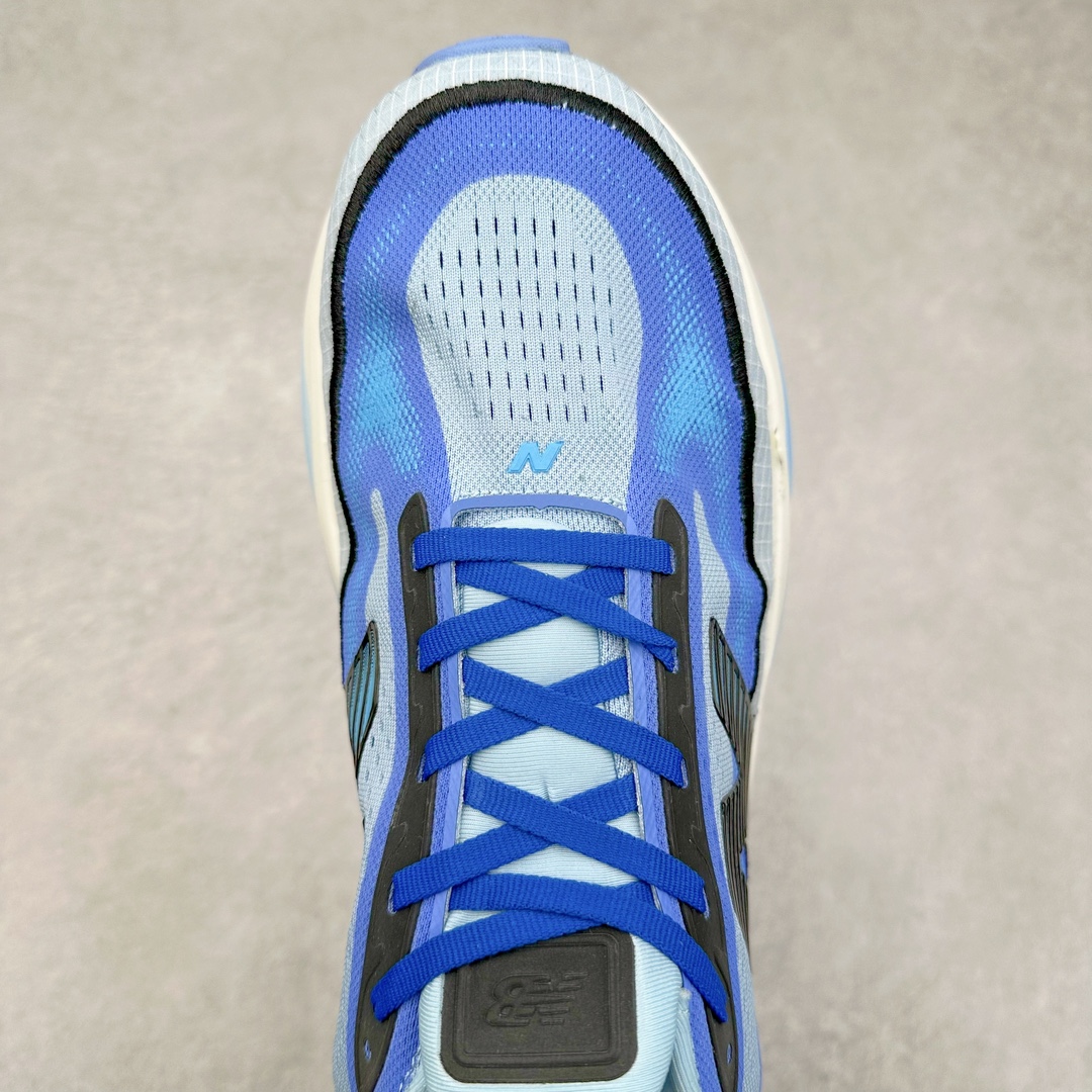 图片[4]-New Balance Fresh Foam X NB1080V5 新百伦系列低帮轻量化厚底健身休闲运动慢跑鞋 近赏｜无论是日常慢跑，还是City Walk，它都可轻松应对提起今年最流行的事情，想必在你所在的城市来一段City Walk，是很多潮男潮女都会做的吧。当时间来到十月，一年中最舒服的时光，无论是慢跑也好，还是City Walk，今天推荐的这双鞋，都可以轻松应对。那就是可以带给你久违的松弛感、治愈你柔软的需要的New Balance Fresh Foam X1080v15。作为New Balance经典跑鞋系列，1080系列可以说凝聚了品牌历来前沿科技与制造匠心。今年的v13版本可谓再度革新。在舒适体验、运动性能以及造型风格三个维度上做到了有机交融。舒适体验一直是1080跑鞋系列带给我们最大的直观感受，加上本就带有严肃跑鞋基因，在今年全新材料配方的Fresh FoamX中底泡棉上则有了不一样的缓震性能，重新定义“踩屎感”。可再生柔软针织鞋面使用可追溯的Repreve再生鞋面材料，柔软透气的鞋面提供绵密的贴合与包裹感，轻量分区橡胶大底分区外底橡胶采用新材料，改进纹路设计，增加前掌外底硬度，提升滚动反馈和传动效率。尺码：40 40.5 41.5 42 42.5 43 44 45-选品中心