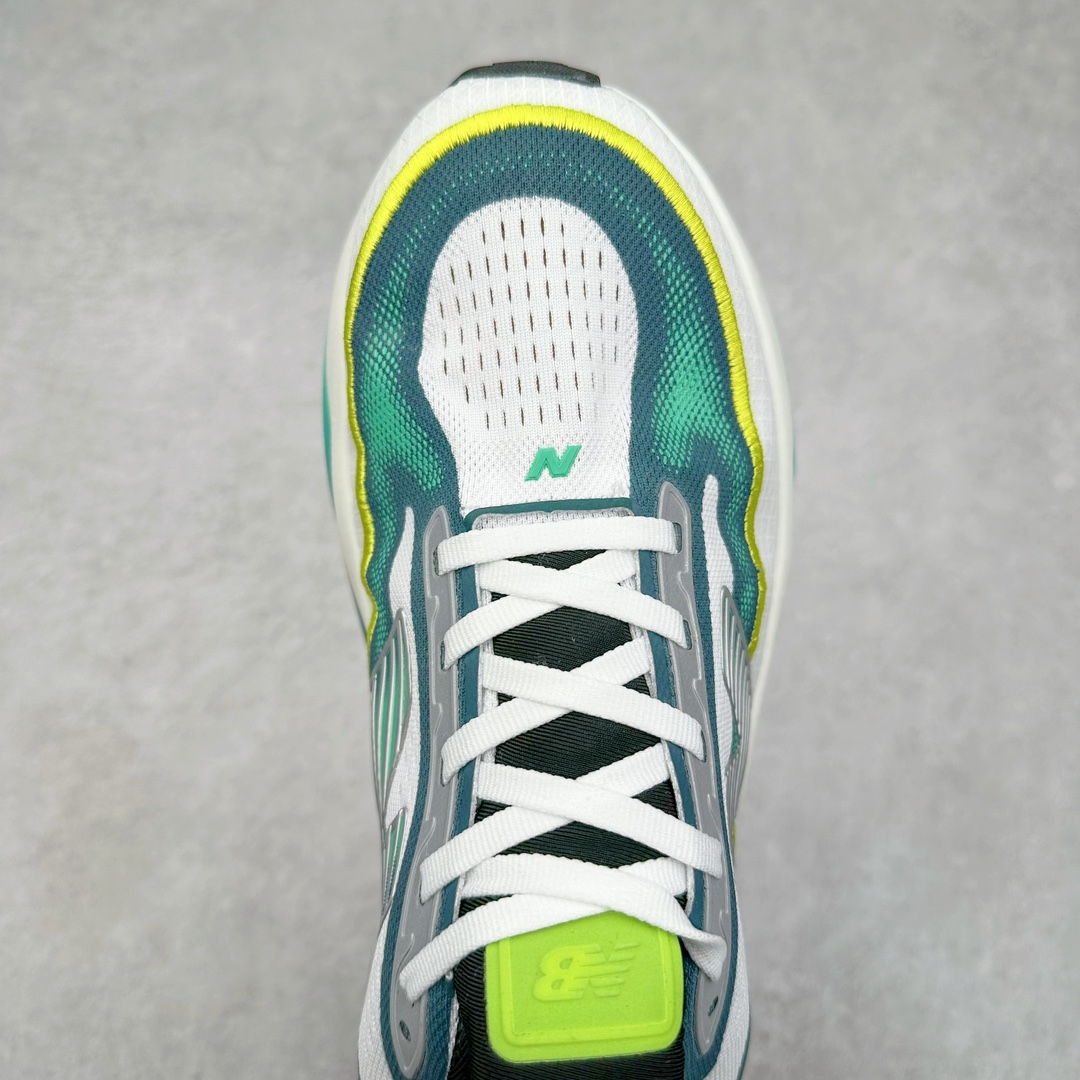 图片[4]-New Balance Fresh Foam X NB1080V5 新百伦系列低帮轻量化厚底健身休闲运动慢跑鞋 近赏｜无论是日常慢跑，还是City Walk，它都可轻松应对提起今年最流行的事情，想必在你所在的城市来一段City Walk，是很多潮男潮女都会做的吧。当时间来到十月，一年中最舒服的时光，无论是慢跑也好，还是City Walk，今天推荐的这双鞋，都可以轻松应对。那就是可以带给你久违的松弛感、治愈你柔软的需要的New Balance Fresh Foam X1080v15。作为New Balance经典跑鞋系列，1080系列可以说凝聚了品牌历来前沿科技与制造匠心。今年的v13版本可谓再度革新。在舒适体验、运动性能以及造型风格三个维度上做到了有机交融。舒适体验一直是1080跑鞋系列带给我们最大的直观感受，加上本就带有严肃跑鞋基因，在今年全新材料配方的Fresh FoamX中底泡棉上则有了不一样的缓震性能，重新定义“踩屎感”。可再生柔软针织鞋面使用可追溯的Repreve再生鞋面材料，柔软透气的鞋面提供绵密的贴合与包裹感，轻量分区橡胶大底分区外底橡胶采用新材料，改进纹路设计，增加前掌外底硬度，提升滚动反馈和传动效率。尺码：40 40.5 41.5 42 42.5 43 44 45-选品中心