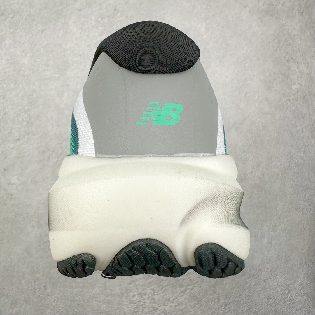 图片[8]-New Balance Fresh Foam X NB1080V5 新百伦系列低帮轻量化厚底健身休闲运动慢跑鞋 近赏｜无论是日常慢跑，还是City Walk，它都可轻松应对提起今年最流行的事情，想必在你所在的城市来一段City Walk，是很多潮男潮女都会做的吧。当时间来到十月，一年中最舒服的时光，无论是慢跑也好，还是City Walk，今天推荐的这双鞋，都可以轻松应对。那就是可以带给你久违的松弛感、治愈你柔软的需要的New Balance Fresh Foam X1080v15。作为New Balance经典跑鞋系列，1080系列可以说凝聚了品牌历来前沿科技与制造匠心。今年的v13版本可谓再度革新。在舒适体验、运动性能以及造型风格三个维度上做到了有机交融。舒适体验一直是1080跑鞋系列带给我们最大的直观感受，加上本就带有严肃跑鞋基因，在今年全新材料配方的Fresh FoamX中底泡棉上则有了不一样的缓震性能，重新定义“踩屎感”。可再生柔软针织鞋面使用可追溯的Repreve再生鞋面材料，柔软透气的鞋面提供绵密的贴合与包裹感，轻量分区橡胶大底分区外底橡胶采用新材料，改进纹路设计，增加前掌外底硬度，提升滚动反馈和传动效率。尺码：40 40.5 41.5 42 42.5 43 44 45-选品中心