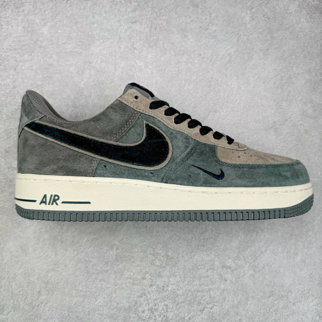 NK Air Force 1´07 Low 空军一号低帮百搭休闲运动板鞋 YD2425-808 柔软、弹性十足的缓震性能和出色的中底设计 横跨复古与现代的外型结合 造就出风靡全球 三十多年的Force 1 直到今天还深受青睐 尺码:36 36.5 37.5 38 38.5 39 40 40.5 41 42 42.5 43 44 44.5 45-选品中心