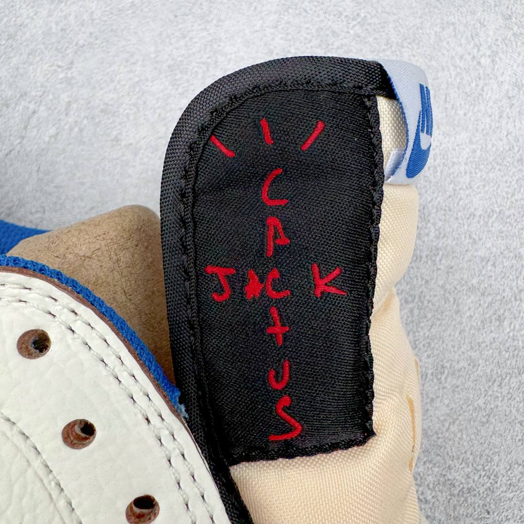 图片[16]-＃FK纯原 Travis Scott x Air Jordan AJ1 Low OG SP TS联名倒钩低帮 白蓝 DM7866-104 外贸高端零售特供批次 产品品控稳定性领先行业 各方面均可对飙L版 良心定价不杀猪 原厂全套原楦原纸板冲刀磨具开发 原厂皮料加持 原厂港宝加持定型后跟R度完美 同源原厂电绣 鬼脸飞翼针数密度立体效果一致 百分百一致原鞋 原厂拉帮工艺 针距密度一致 后跟弧度收口自然不对折 极致一眼正品既视感 进口玻璃冲刀皮料裁剪零毛边 全鞋电脑针车工艺 品控清洁度最高QC检验标准 免检产品 原厂订购鞋盒、鞋标、防尘纸、鞋撑、鞋带 追求极致的原厂味道 尺码：36 36.5 37.5 38 38.5 39 40 40.5 41 42 42.5 43 44 44.5 45 46 47.5 48.5-选品中心