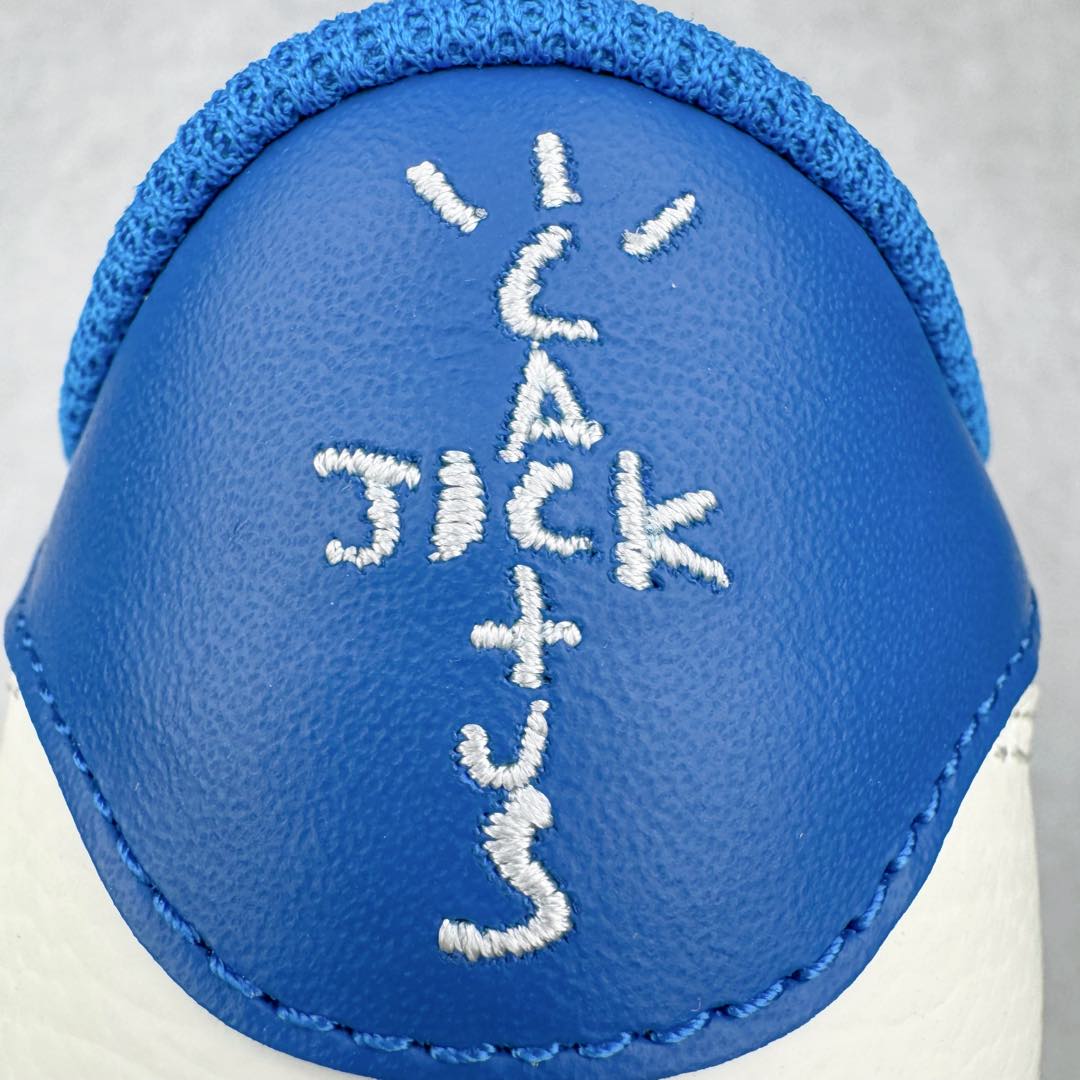 图片[12]-＃FK纯原 Travis Scott x Air Jordan AJ1 Low OG SP TS联名倒钩低帮 白蓝 DM7866-104 外贸高端零售特供批次 产品品控稳定性领先行业 各方面均可对飙L版 良心定价不杀猪 原厂全套原楦原纸板冲刀磨具开发 原厂皮料加持 原厂港宝加持定型后跟R度完美 同源原厂电绣 鬼脸飞翼针数密度立体效果一致 百分百一致原鞋 原厂拉帮工艺 针距密度一致 后跟弧度收口自然不对折 极致一眼正品既视感 进口玻璃冲刀皮料裁剪零毛边 全鞋电脑针车工艺 品控清洁度最高QC检验标准 免检产品 原厂订购鞋盒、鞋标、防尘纸、鞋撑、鞋带 追求极致的原厂味道 尺码：36 36.5 37.5 38 38.5 39 40 40.5 41 42 42.5 43 44 44.5 45 46 47.5 48.5-选品中心