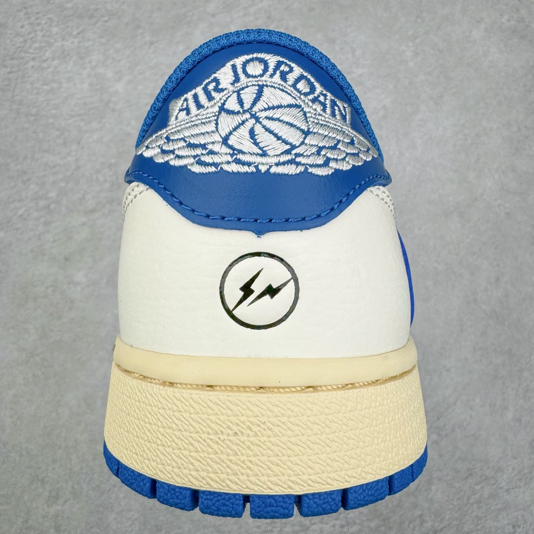 图片[8]-＃FK纯原 Travis Scott x Air Jordan AJ1 Low OG SP TS联名倒钩低帮 白蓝 DM7866-104 外贸高端零售特供批次 产品品控稳定性领先行业 各方面均可对飙L版 良心定价不杀猪 原厂全套原楦原纸板冲刀磨具开发 原厂皮料加持 原厂港宝加持定型后跟R度完美 同源原厂电绣 鬼脸飞翼针数密度立体效果一致 百分百一致原鞋 原厂拉帮工艺 针距密度一致 后跟弧度收口自然不对折 极致一眼正品既视感 进口玻璃冲刀皮料裁剪零毛边 全鞋电脑针车工艺 品控清洁度最高QC检验标准 免检产品 原厂订购鞋盒、鞋标、防尘纸、鞋撑、鞋带 追求极致的原厂味道 尺码：36 36.5 37.5 38 38.5 39 40 40.5 41 42 42.5 43 44 44.5 45 46 47.5 48.5-选品中心