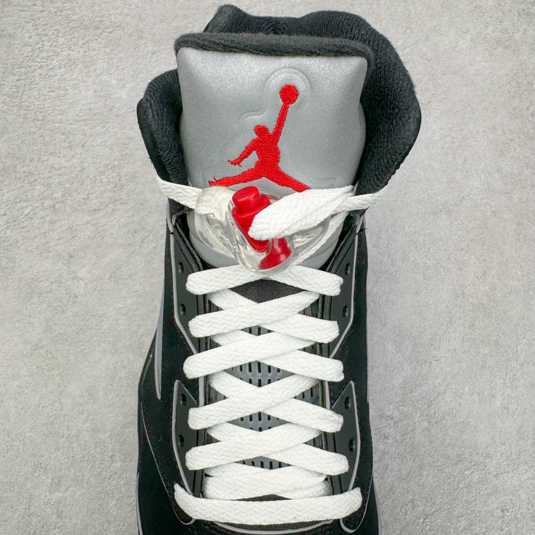 图片[5]-＃Ljr特供 Air Jordan AJ5 “Black Metallic Reimagined” 黑银 HF3975-001 全新改良批次 圈内最强倒钩系列 恪守真诚 承诺混一赔十 高端零售裸鞋圈特供批次 SZ原厂全套原楦原纸板冲刀磨具开发 原厂皮料加持 原厂港宝加持定型后跟R度完美 同源原厂电绣 飞翼针数密度立体效果一致 百分百一致原鞋 原厂拉帮工艺 针距密度一致 后跟弧度收口自然不对折 极致一眼正品既视感 进口玻璃冲刀皮料裁剪零毛边 全鞋电脑针车工艺 品控清洁度最高QC检验标准 免检产品 原厂订购鞋盒、鞋标、防尘纸、鞋撑、鞋带 追求极致的原厂味道 尺码：40.5 41 42 42.5 43 44 44.5 45 45.5 46 47.5 48.5-选品中心
