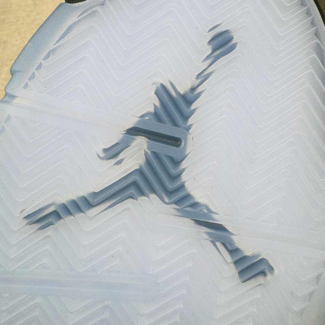 图片[17]-＃Ljr特供 Air Jordan AJ5 “Black Metallic Reimagined” 黑银 HF3975-001 全新改良批次 圈内最强倒钩系列 恪守真诚 承诺混一赔十 高端零售裸鞋圈特供批次 SZ原厂全套原楦原纸板冲刀磨具开发 原厂皮料加持 原厂港宝加持定型后跟R度完美 同源原厂电绣 飞翼针数密度立体效果一致 百分百一致原鞋 原厂拉帮工艺 针距密度一致 后跟弧度收口自然不对折 极致一眼正品既视感 进口玻璃冲刀皮料裁剪零毛边 全鞋电脑针车工艺 品控清洁度最高QC检验标准 免检产品 原厂订购鞋盒、鞋标、防尘纸、鞋撑、鞋带 追求极致的原厂味道 尺码：40.5 41 42 42.5 43 44 44.5 45 45.5 46 47.5 48.5-选品中心