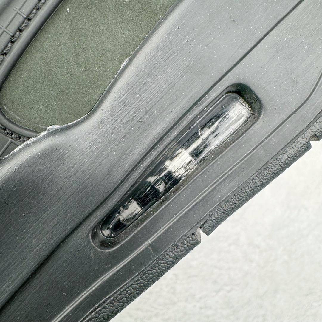 图片[15]-＃KZ纯原 Air Jordan AJ4 RM 重制版低帮复古篮球鞋 黑白 FQ7939-004 亲自操刀耗时半年巨作 全套原纸板楦头开发 确保原汁原味 完美呈现版型 一比一鞋头弧度高度鞋身弧度 原厂TPU 正确内里网布 菱角分明不变形无多余毛边 柔软性质感一致于原鞋 原厂织唛标 原厂飞人电绣工艺 尾指中部跳三针 独家绑鞋带手法 印刷中底布 四线拉帮 米色美纹纸贴合固定 进口港宝加持 后跟自然饱满 全鞋荧光划线卡点 追求极致完美 每一双都是工艺品 多重QC质检 超越公司货的品控标准 实实在在的免检产品 采用了低帮的设计 并保留了众多AJ4的经典元素 鞋身以皮革、麂皮材质拼接打造 AJ4经典的TPU材质延伸至后跟 增强鞋款稳定性 而鞋身侧面的网格设计则被取消 尾部的NIKE AIR标志也得到保留 并同时带有飞人logo 中底部分同样搭载了可视AIR气垫 鞋底采用米白色中底和外底呈现 为整个设计收尾 尺码：36 36.5 37.5 38 38.5 39 40 40.5 41 42 42.5 43 44 44.5 45 46 47.5-选品中心