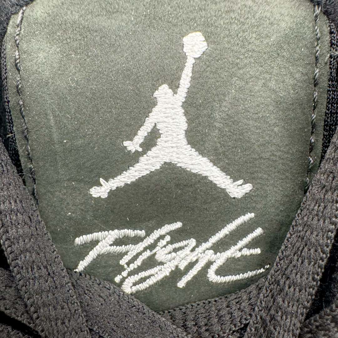 图片[10]-＃KZ纯原 Air Jordan AJ4 RM 重制版低帮复古篮球鞋 黑白 FQ7939-004 亲自操刀耗时半年巨作 全套原纸板楦头开发 确保原汁原味 完美呈现版型 一比一鞋头弧度高度鞋身弧度 原厂TPU 正确内里网布 菱角分明不变形无多余毛边 柔软性质感一致于原鞋 原厂织唛标 原厂飞人电绣工艺 尾指中部跳三针 独家绑鞋带手法 印刷中底布 四线拉帮 米色美纹纸贴合固定 进口港宝加持 后跟自然饱满 全鞋荧光划线卡点 追求极致完美 每一双都是工艺品 多重QC质检 超越公司货的品控标准 实实在在的免检产品 采用了低帮的设计 并保留了众多AJ4的经典元素 鞋身以皮革、麂皮材质拼接打造 AJ4经典的TPU材质延伸至后跟 增强鞋款稳定性 而鞋身侧面的网格设计则被取消 尾部的NIKE AIR标志也得到保留 并同时带有飞人logo 中底部分同样搭载了可视AIR气垫 鞋底采用米白色中底和外底呈现 为整个设计收尾 尺码：36 36.5 37.5 38 38.5 39 40 40.5 41 42 42.5 43 44 44.5 45 46 47.5-选品中心