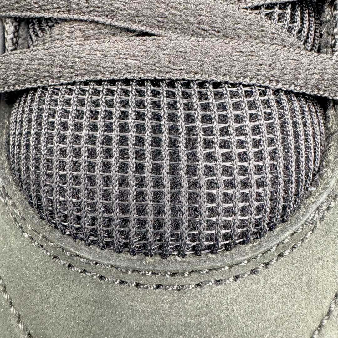 图片[14]-＃KZ纯原 Air Jordan AJ4 RM 重制版低帮复古篮球鞋 黑白 FQ7939-004 亲自操刀耗时半年巨作 全套原纸板楦头开发 确保原汁原味 完美呈现版型 一比一鞋头弧度高度鞋身弧度 原厂TPU 正确内里网布 菱角分明不变形无多余毛边 柔软性质感一致于原鞋 原厂织唛标 原厂飞人电绣工艺 尾指中部跳三针 独家绑鞋带手法 印刷中底布 四线拉帮 米色美纹纸贴合固定 进口港宝加持 后跟自然饱满 全鞋荧光划线卡点 追求极致完美 每一双都是工艺品 多重QC质检 超越公司货的品控标准 实实在在的免检产品 采用了低帮的设计 并保留了众多AJ4的经典元素 鞋身以皮革、麂皮材质拼接打造 AJ4经典的TPU材质延伸至后跟 增强鞋款稳定性 而鞋身侧面的网格设计则被取消 尾部的NIKE AIR标志也得到保留 并同时带有飞人logo 中底部分同样搭载了可视AIR气垫 鞋底采用米白色中底和外底呈现 为整个设计收尾 尺码：36 36.5 37.5 38 38.5 39 40 40.5 41 42 42.5 43 44 44.5 45 46 47.5-选品中心