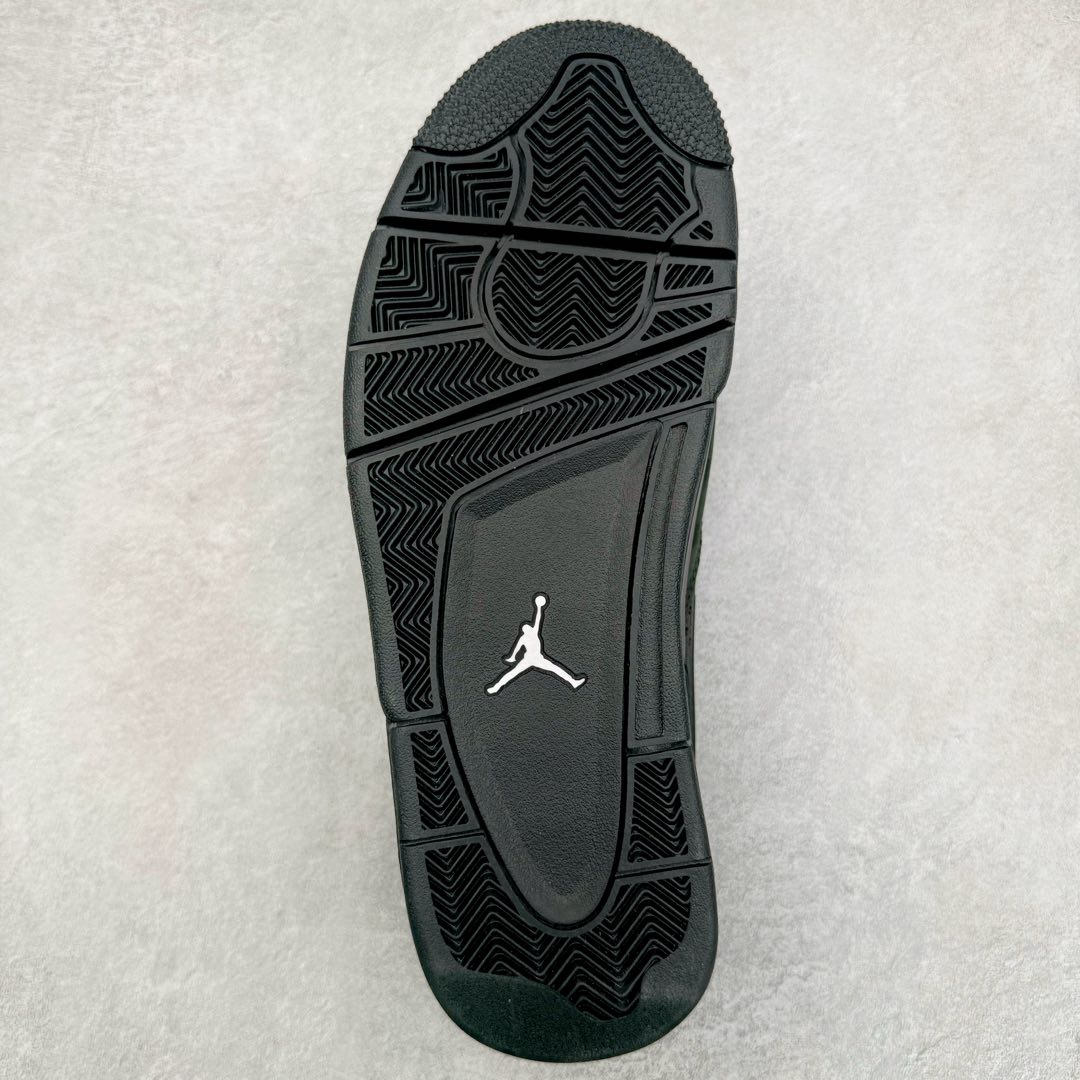 图片[9]-＃KZ纯原 Air Jordan AJ4 RM 重制版低帮复古篮球鞋 黑白 FQ7939-004 亲自操刀耗时半年巨作 全套原纸板楦头开发 确保原汁原味 完美呈现版型 一比一鞋头弧度高度鞋身弧度 原厂TPU 正确内里网布 菱角分明不变形无多余毛边 柔软性质感一致于原鞋 原厂织唛标 原厂飞人电绣工艺 尾指中部跳三针 独家绑鞋带手法 印刷中底布 四线拉帮 米色美纹纸贴合固定 进口港宝加持 后跟自然饱满 全鞋荧光划线卡点 追求极致完美 每一双都是工艺品 多重QC质检 超越公司货的品控标准 实实在在的免检产品 采用了低帮的设计 并保留了众多AJ4的经典元素 鞋身以皮革、麂皮材质拼接打造 AJ4经典的TPU材质延伸至后跟 增强鞋款稳定性 而鞋身侧面的网格设计则被取消 尾部的NIKE AIR标志也得到保留 并同时带有飞人logo 中底部分同样搭载了可视AIR气垫 鞋底采用米白色中底和外底呈现 为整个设计收尾 尺码：36 36.5 37.5 38 38.5 39 40 40.5 41 42 42.5 43 44 44.5 45 46 47.5-选品中心