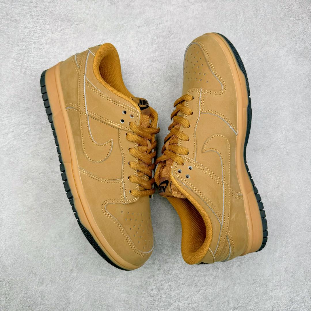 图片[3]-＃K1 NK Dunk Low 小麦色 HQ1932-700 全新支线性价比拉满 迎合行情定价 正确头层皮料 细节均购入原鞋校对开发 全套原纸板楦头加持 细节品控鞋型稳定 独家私模官方最新原厂磨具打造大底 鞋头坡度极致还原 原盒原配 玻璃冲刀 超高清洁度 全鞋零毛边皮料切割 正确中底布背胶中底布拉帮走线 尺码：36 36.5 37.5 38 38.5 39 40 40.5 41 42 42.5 43 44 44.5 45 46-选品中心