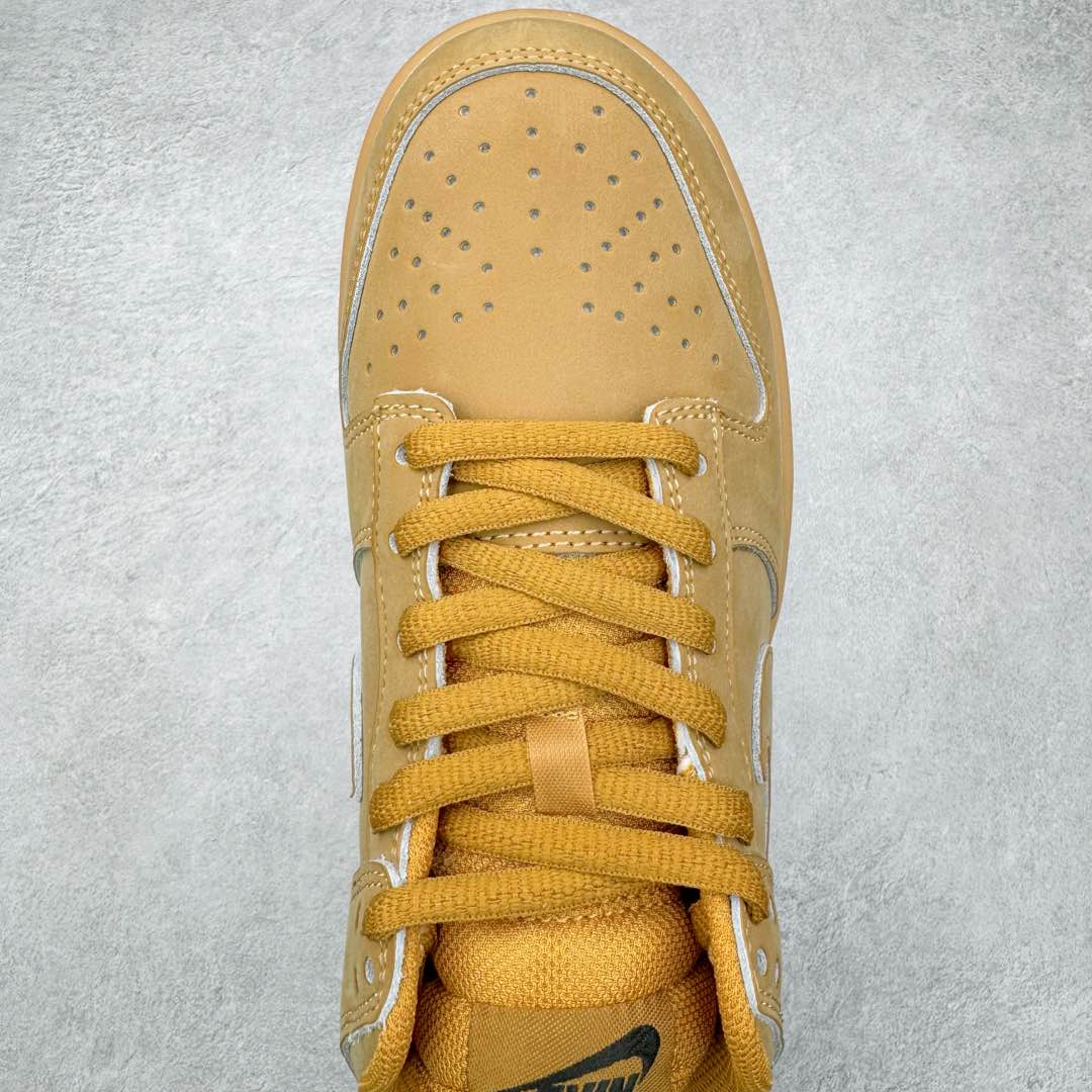图片[4]-＃K1 NK Dunk Low 小麦色 HQ1932-700 全新支线性价比拉满 迎合行情定价 正确头层皮料 细节均购入原鞋校对开发 全套原纸板楦头加持 细节品控鞋型稳定 独家私模官方最新原厂磨具打造大底 鞋头坡度极致还原 原盒原配 玻璃冲刀 超高清洁度 全鞋零毛边皮料切割 正确中底布背胶中底布拉帮走线 尺码：36 36.5 37.5 38 38.5 39 40 40.5 41 42 42.5 43 44 44.5 45 46-选品中心