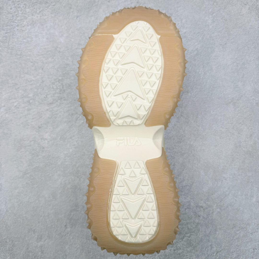 图片[9]-FILA FUSION Fluid 斐乐摩登潮牌防滑耐磨轻便运动鞋 FUSION 系列传承了 FILA 的百年基因，融入年轻运动及潮流文化，成为引领变革、创新突破的一代。以“1+N” 的跨界合作模式重现经典的同时创造经典。带来最出其不意的跨界合作惊喜。同时，FILAFUSION把FILA 的 DNA 融入到定制体验里，你可以随心制造厲于你的产品。FILA FUSION 的鞋家族涵盖了老爹鞋、跑步鞋、网球鞋、季节款。风格复古新潮，满足了时尚人士出行及各类运动的搭配需求，成为当下年轻人筷拥的鞋类品牌之一。FILA FUSION 走进年轻人的世界，通过年轻人运动，街舞，滑板，篮球，展现 FILA FUSION 的潮流态度和年轻文化。FILA FUSION 认为末来属于引领变革、创新突破的年轻一代，让我们一起构成 FILA 未来的蓝图吧！尺码：35.5 36 36.5 37.5 38 38.5 39 40 40.5 41 42 42.5 43 44 44.5 45 45.5-选品中心