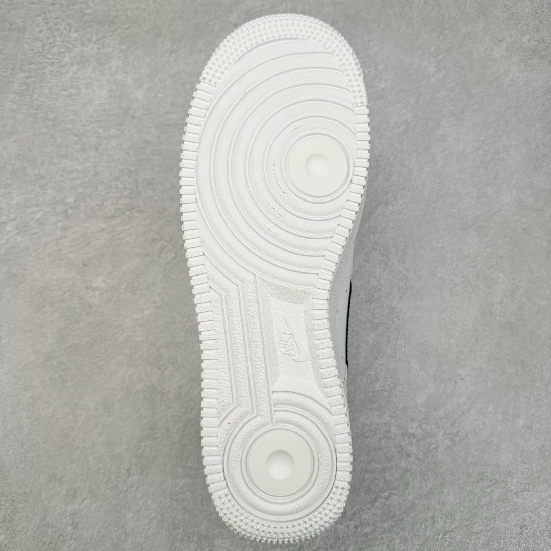 图片[9]-NK Air Force 1´07 Low 空军一号低帮百搭休闲运动板鞋 HV5979-130 柔软、弹性十足的缓震性能和出色的中底设计 横跨复古与现代的外型结合 造就出风靡全球 三十多年的Force 1 直到今天还深受青睐 尺码：36 36.5 37.5 38 38.5 39 40 40.5 41 42 42.5 43 44 44.5 45-选品中心