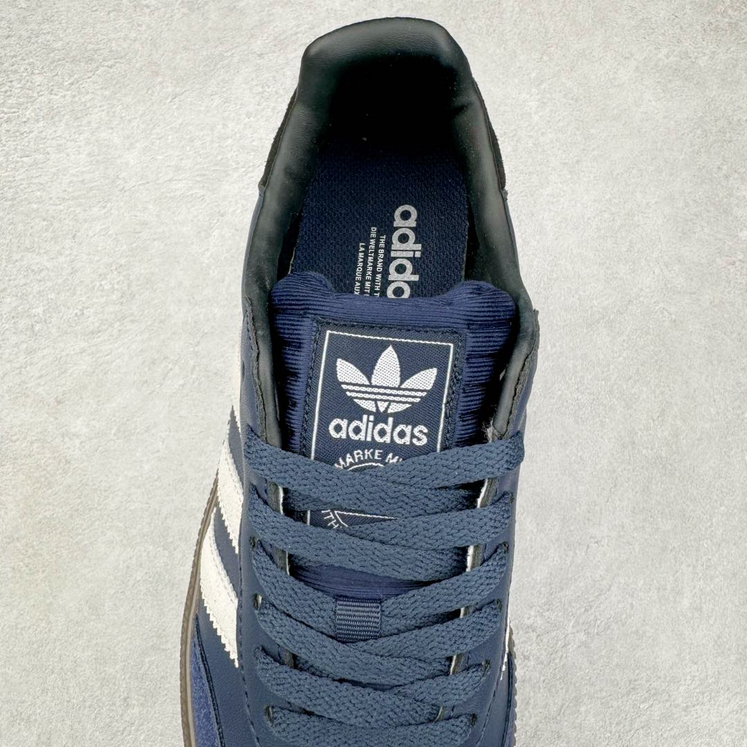 图片[5]-AD Samba XLG 桑巴舞加大厚底版系列德训风百搭松糕休闲运动板鞋生胶底 IE9179 自Originals Samba成功借势Blokecore风潮一跃成为街头巷尾的焦点鞋款后,不论是围绕Samba本身打造的各式「变种版本」,还是以Samba为蓝本打造联名鞋款,都成为了时尚潮流人士日常穿搭首选。Samba XLG是adidas Originals不断扩展XLG系列的一部分,旨在与年轻文化相契合,迎合那些希望通过个性时尚表达自我而不愿牺牲舒适度的年轻群体。街头时尚领域的Gen Z特别偏爱宽松的穿着风格。Samba XLG针对这一点做了创新。它在延续Samba OG经典设计的基础上,迎合年轻群体的穿着习惯,重塑为宽大的鞋身比例轮廓以及加厚中底,让消费者轻松展示自己独特的风格。全新的Samba XLG系列不仅迎合了当下年轻群体的穿搭习惯,加宽了鞋身比例以及将中底进一步增厚,在视觉比例上更加饱满,同时还保留了经典Samba的细节,这样一来,鞋迷朋友在穿搭上不仅能更加个性化,而且还能延续一定的复古感受。尺码：36 36⅔ 37⅓ 38 38⅔ 39⅓ 40 40⅔ 41⅓ 42 42⅔ 43⅓ 44 45-选品中心