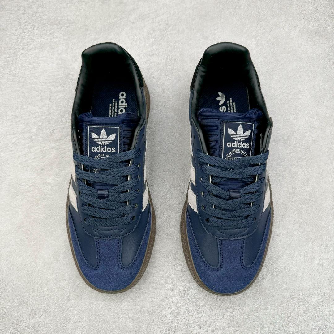 图片[2]-AD Samba XLG 桑巴舞加大厚底版系列德训风百搭松糕休闲运动板鞋生胶底 IE9179 自Originals Samba成功借势Blokecore风潮一跃成为街头巷尾的焦点鞋款后,不论是围绕Samba本身打造的各式「变种版本」,还是以Samba为蓝本打造联名鞋款,都成为了时尚潮流人士日常穿搭首选。Samba XLG是adidas Originals不断扩展XLG系列的一部分,旨在与年轻文化相契合,迎合那些希望通过个性时尚表达自我而不愿牺牲舒适度的年轻群体。街头时尚领域的Gen Z特别偏爱宽松的穿着风格。Samba XLG针对这一点做了创新。它在延续Samba OG经典设计的基础上,迎合年轻群体的穿着习惯,重塑为宽大的鞋身比例轮廓以及加厚中底,让消费者轻松展示自己独特的风格。全新的Samba XLG系列不仅迎合了当下年轻群体的穿搭习惯,加宽了鞋身比例以及将中底进一步增厚,在视觉比例上更加饱满,同时还保留了经典Samba的细节,这样一来,鞋迷朋友在穿搭上不仅能更加个性化,而且还能延续一定的复古感受。尺码：36 36⅔ 37⅓ 38 38⅔ 39⅓ 40 40⅔ 41⅓ 42 42⅔ 43⅓ 44 45-选品中心