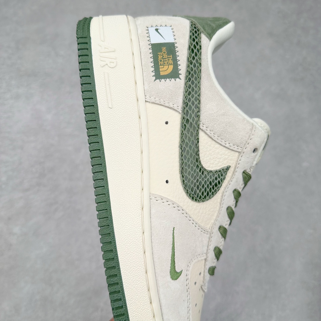 图片[6]-NK Air Force 1´07 Low 空军一号低帮百搭休闲运动板鞋 DF0188-026 柔软、弹性十足的缓震性能和出色的中底设计 横跨复古与现代的外型结合 造就出风靡全球 三十多年的Force 1 直到今天还深受青睐 尺码：36 36.5 37.5 38 38.5 39 40 40.5 41 42 42.5 43 44 44.5 45-选品中心