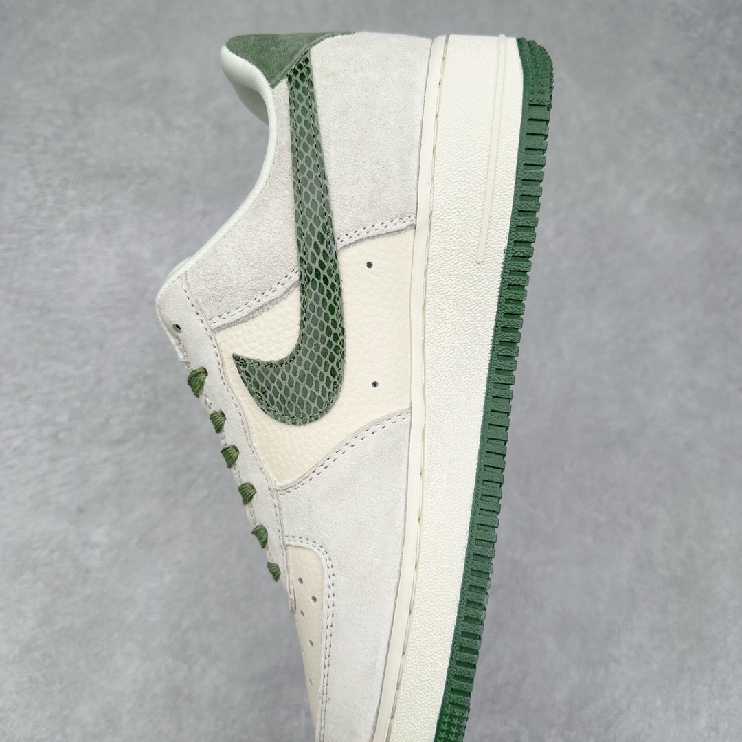 图片[7]-NK Air Force 1´07 Low 空军一号低帮百搭休闲运动板鞋 DF0188-026 柔软、弹性十足的缓震性能和出色的中底设计 横跨复古与现代的外型结合 造就出风靡全球 三十多年的Force 1 直到今天还深受青睐 尺码：36 36.5 37.5 38 38.5 39 40 40.5 41 42 42.5 43 44 44.5 45-选品中心