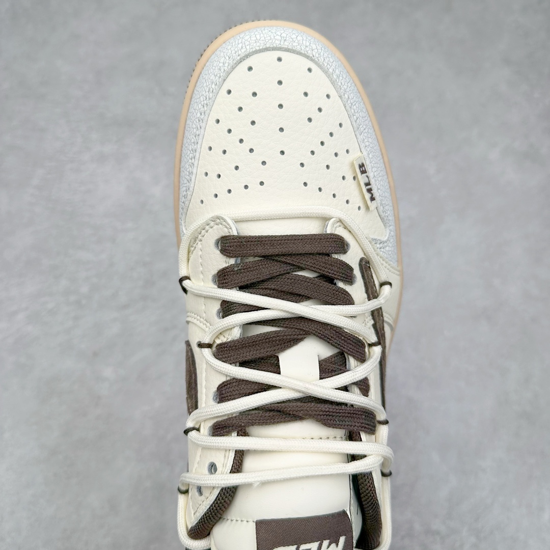 图片[4]-TS x Air Jordan AJ1 Low 倒钩低帮联名定制配色 XS3186-204 原厂内置气垫魔块 A模大底 头层小牛皮 鞋舌AJ原厂专用牛津布+AJ专用反口珍珠布+原厂无杂质高弹内里海棉+特殊封边弹力鞋带 尺码：36 36.5 37.5 38 38.5 39 40 40.5 41 42 42.5 43 44 44.5 45 46 47.5-选品中心