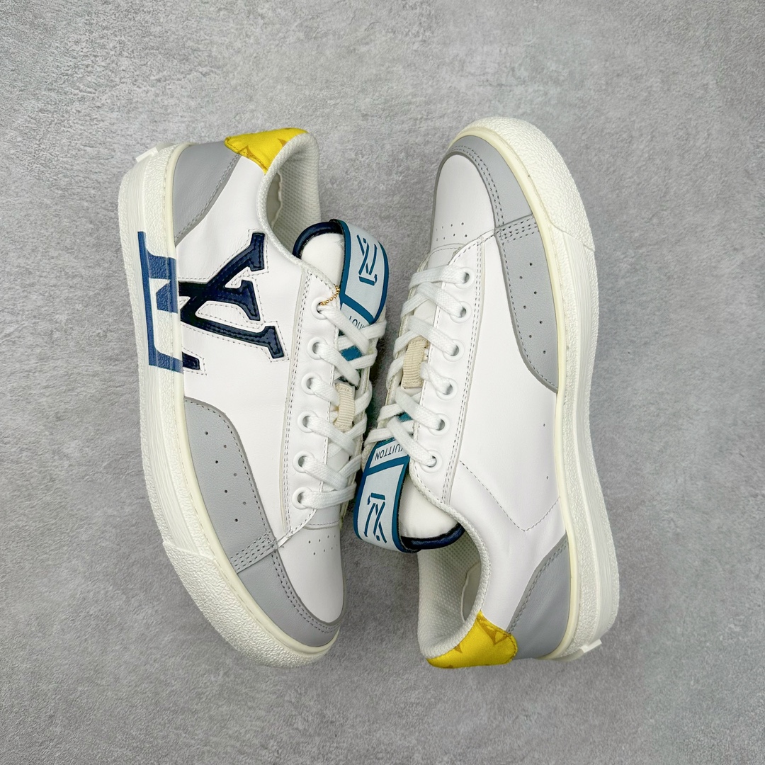 图片[3]-Louis Vuitton 路易威登 lv Time Out 低帮时尚运动板鞋 为舒软小牛皮革压印金属质感 Monogram 图案 再令 Louis 和vuitton 装饰点缀鞋带 与卢勒克斯金属线共同 释放莹泽光芒 搭配后部 Monogram帆布饰边和加厚胎面橡胶外底 鞋面胎牛皮和进口PVC制裁而成 高密度进口电脑车线工艺、经典LOGO跟PVC完美结合 原版大底开模 内里采用进口羊皮 超软皮内里+鞋垫 最新LV/路易威登 杨幂 关晓彤 官方等多明星网红同款 快手抖音等多平台热推 尺码：35 36 37 38 39 40 41 42 43 44-选品中心