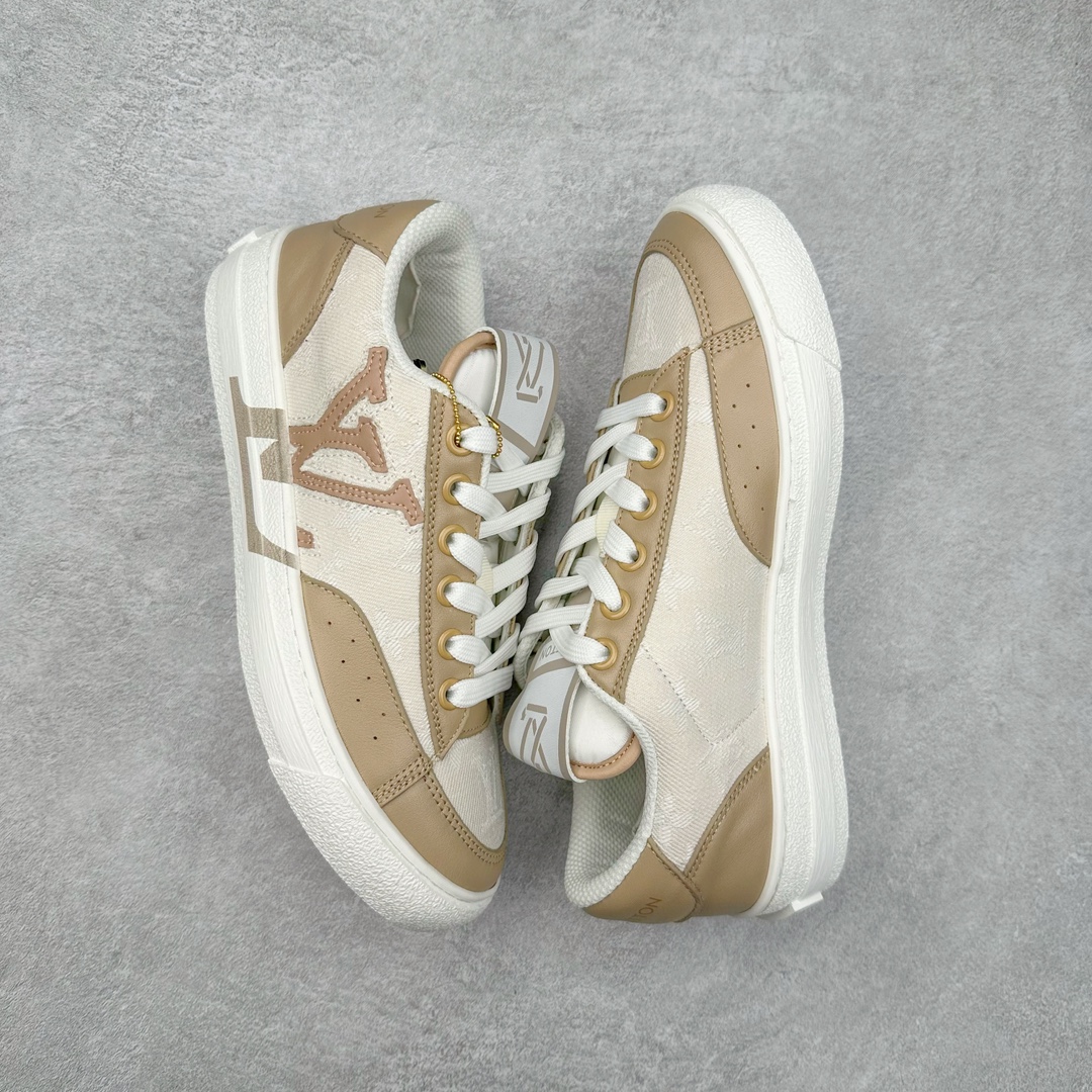 图片[3]-Louis Vuitton 路易威登 lv Time Out 低帮时尚运动板鞋 为舒软小牛皮革压印金属质感 Monogram 图案 再令 Louis 和vuitton 装饰点缀鞋带 与卢勒克斯金属线共同 释放莹泽光芒 搭配后部 Monogram帆布饰边和加厚胎面橡胶外底 鞋面胎牛皮和进口PVC制裁而成 高密度进口电脑车线工艺、经典LOGO跟PVC完美结合 原版大底开模 内里采用进口羊皮 超软皮内里+鞋垫 最新LV/路易威登 杨幂 关晓彤 官方等多明星网红同款 快手抖音等多平台热推 尺码：35 36 37 38 39 40 41 42 43 44-选品中心