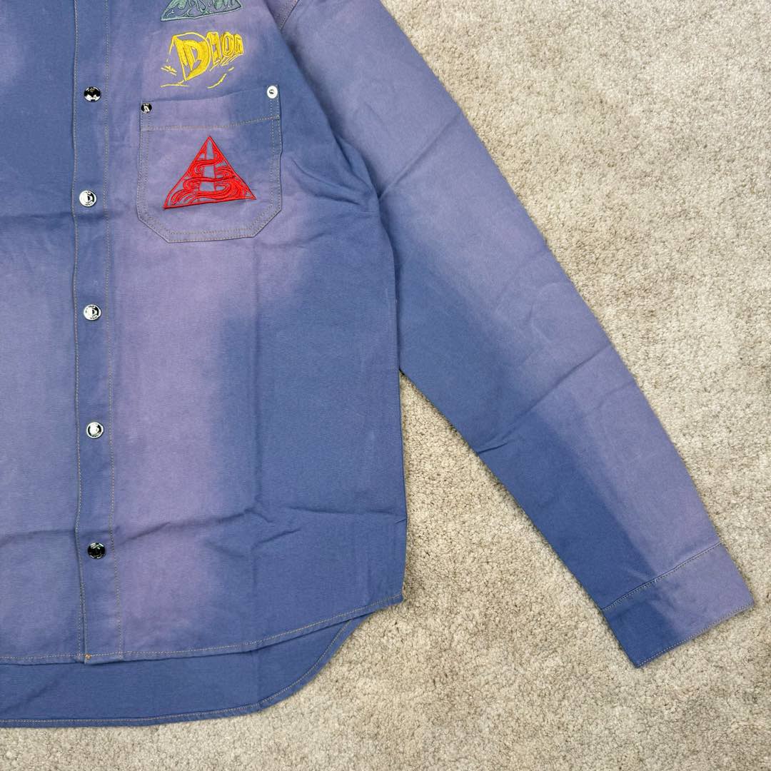 图片[6]-＃GD广顶 DIOR迪奥纯色图案印花尖领长袖衬衫 浅蓝色【淡蓝色宇宙沙漠衬衫】官网价：17500 ￥（1556T）面料采用【21s/2*10s全棉平纹梭织布】【经纬密度70*42】购入Y版打【ABC色样】订染大货面料颜色 前后幅采用【日本进口田岛绣花机】刺绣 绣线全部采用【水洗防褪色涤纶材质绣花线】前幅采用【垫底水溶帛中空立体绣花】后幅采用【8色绣线榻榻米针法+外圈包边绣】裁片加缩率成衣成品洗水 洗水工艺采用【开模定位喷马骝喷白工艺】后期轻酵洗洗做旧柔软手感 配套【铝合金材质带品牌字母logo四合扣铆钉】尺码：38 39 40 41-选品中心