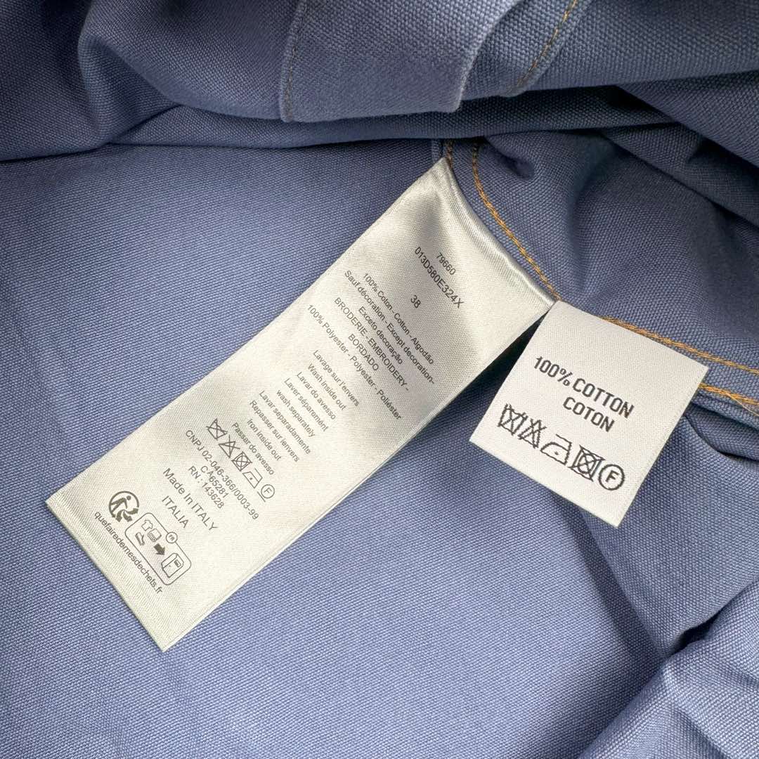 图片[13]-＃GD广顶 DIOR迪奥纯色图案印花尖领长袖衬衫 浅蓝色【淡蓝色宇宙沙漠衬衫】官网价：17500 ￥（1556T）面料采用【21s/2*10s全棉平纹梭织布】【经纬密度70*42】购入Y版打【ABC色样】订染大货面料颜色 前后幅采用【日本进口田岛绣花机】刺绣 绣线全部采用【水洗防褪色涤纶材质绣花线】前幅采用【垫底水溶帛中空立体绣花】后幅采用【8色绣线榻榻米针法+外圈包边绣】裁片加缩率成衣成品洗水 洗水工艺采用【开模定位喷马骝喷白工艺】后期轻酵洗洗做旧柔软手感 配套【铝合金材质带品牌字母logo四合扣铆钉】尺码：38 39 40 41-选品中心