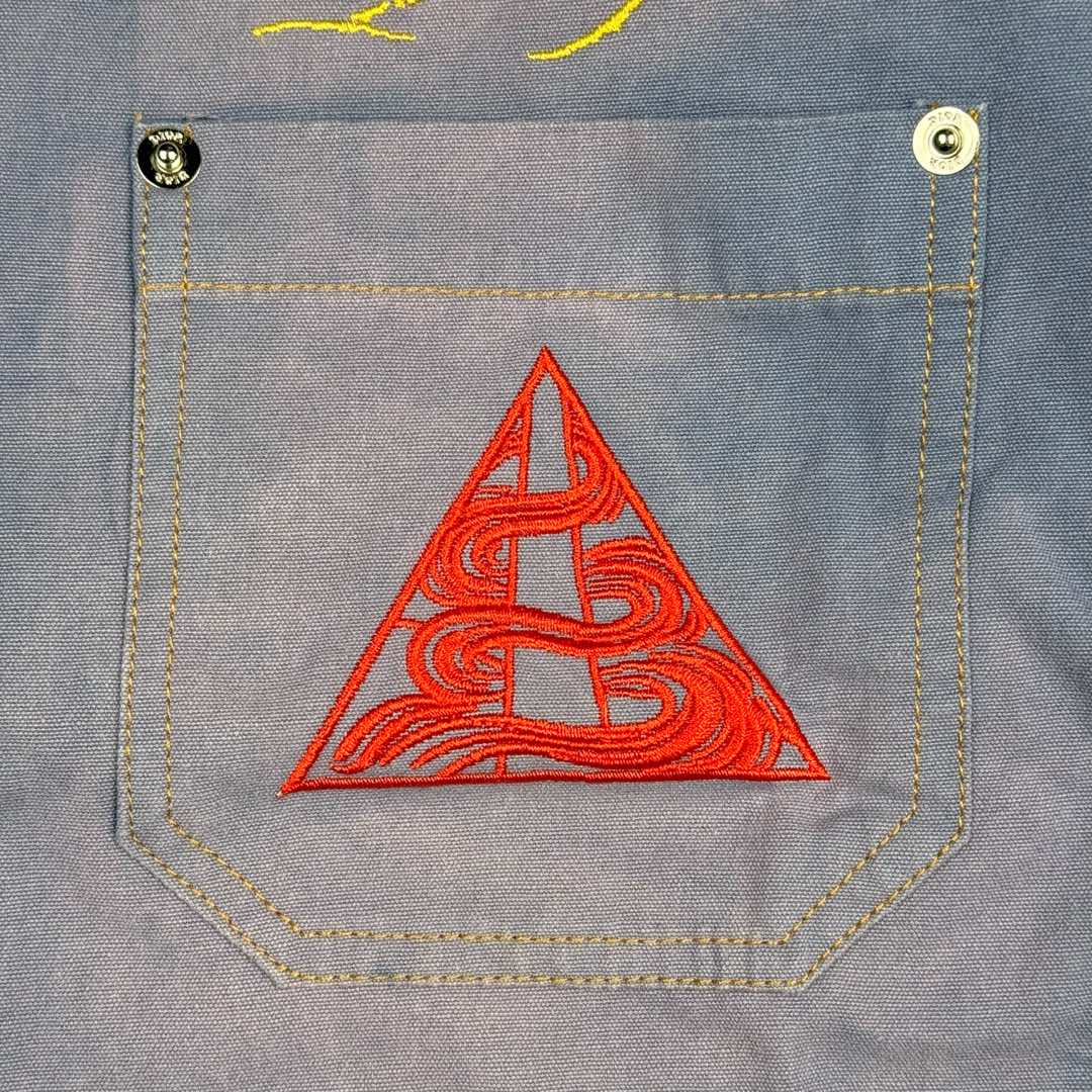 图片[10]-＃GD广顶 DIOR迪奥纯色图案印花尖领长袖衬衫 浅蓝色【淡蓝色宇宙沙漠衬衫】官网价：17500 ￥（1556T）面料采用【21s/2*10s全棉平纹梭织布】【经纬密度70*42】购入Y版打【ABC色样】订染大货面料颜色 前后幅采用【日本进口田岛绣花机】刺绣 绣线全部采用【水洗防褪色涤纶材质绣花线】前幅采用【垫底水溶帛中空立体绣花】后幅采用【8色绣线榻榻米针法+外圈包边绣】裁片加缩率成衣成品洗水 洗水工艺采用【开模定位喷马骝喷白工艺】后期轻酵洗洗做旧柔软手感 配套【铝合金材质带品牌字母logo四合扣铆钉】尺码：38 39 40 41-选品中心