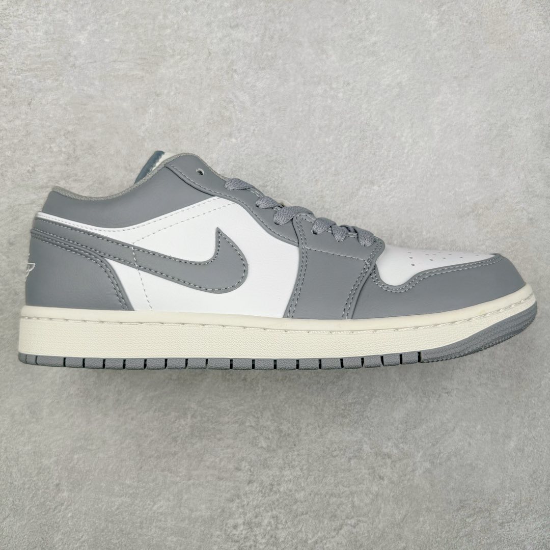 ＃纯原福利特价 Air Jordan AJ1 Low 低帮系列 百分百全新货品 零氧化发霉 给足利润空间操作 超乎所想的高性价比 原装楦头纸板开发 完美鞋型 超高清洁度 鞋型不臃肿别扭 原厂内置全掌气垫 A模大底 鞋舌AJ原厂专用牛津布 AJ专用反口珍珠布 原厂无杂质高弹内里海棉 特殊封边弹力鞋带 原鞋开模 拒绝公底 购置公司同步原材料 都有细节原汁原味 忠于原版 尺码：36 36.5 37.5 38 38.5 39 40 40.5 41 42 42.5 43 44 44.5 45 46-选品中心