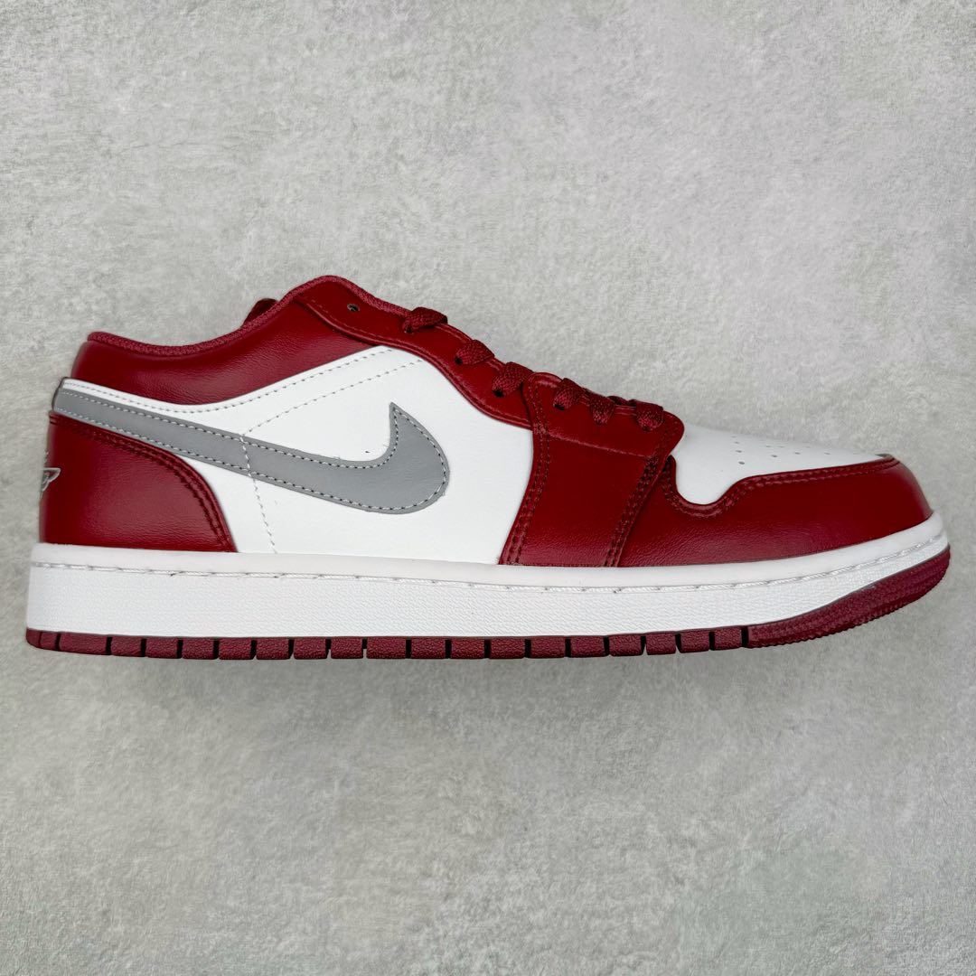 ＃纯原福利特价 Air Jordan AJ1 Low 低帮系列 百分百全新货品 零氧化发霉 给足利润空间操作 超乎所想的高性价比 原装楦头纸板开发 完美鞋型 超高清洁度 鞋型不臃肿别扭 原厂内置全掌气垫 A模大底 鞋舌AJ原厂专用牛津布 AJ专用反口珍珠布 原厂无杂质高弹内里海棉 特殊封边弹力鞋带 原鞋开模 拒绝公底 购置公司同步原材料 都有细节原汁原味 忠于原版 尺码：36 36.5 37.5 38 38.5 39 40 40.5 41 42 42.5 43 44 44.5 45 46-选品中心