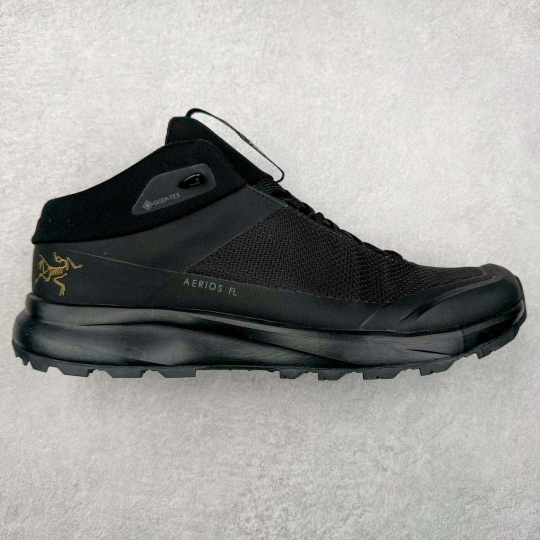 ＃HP Arcteryx Aerios Fl 2 Mid Gtx 始祖鸟户外防水透气中帮徒步登山鞋 Arcteryx中文名始祖鸟 加拿大户外服饰品牌 1989年创立于加拿大温哥华 始祖鸟来自加拿大海岸山脉 植根高山的专业户外品牌 始终秉承对精湛设计和工艺孜孜以求的准则 从1989年创立至今 Arcteryx始终不断在产品设计与做工上不惜工本 以满足始祖鸟的标准 品质、设计以及精简的理念造就了其良好的性能 并能满足严苛环境下的使用需求 尺码：39 40 41 42 43 44 45-选品中心