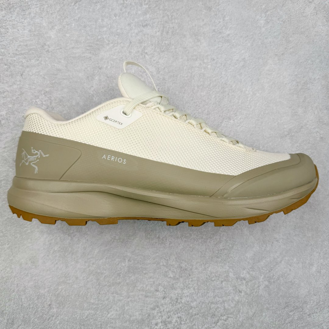 ＃HP Arcteryx Aerios GTX 始祖鸟户外防水透气低帮徒步登山鞋 Arcteryx中文名始祖鸟 加拿大户外服饰品牌 1989年创立于加拿大温哥华 始祖鸟来自加拿大海岸山脉 植根高山的专业户外品牌 始终秉承对精湛设计和工艺孜孜以求的准则 从1989年创立至今 Arcteryx始终不断在产品设计与做工上不惜工本 以满足始祖鸟的标准 品质、设计以及精简的理念造就了其良好的性能 并能满足严苛环境下的使用需求 尺码：39 40 41 42 43 44 45-选品中心