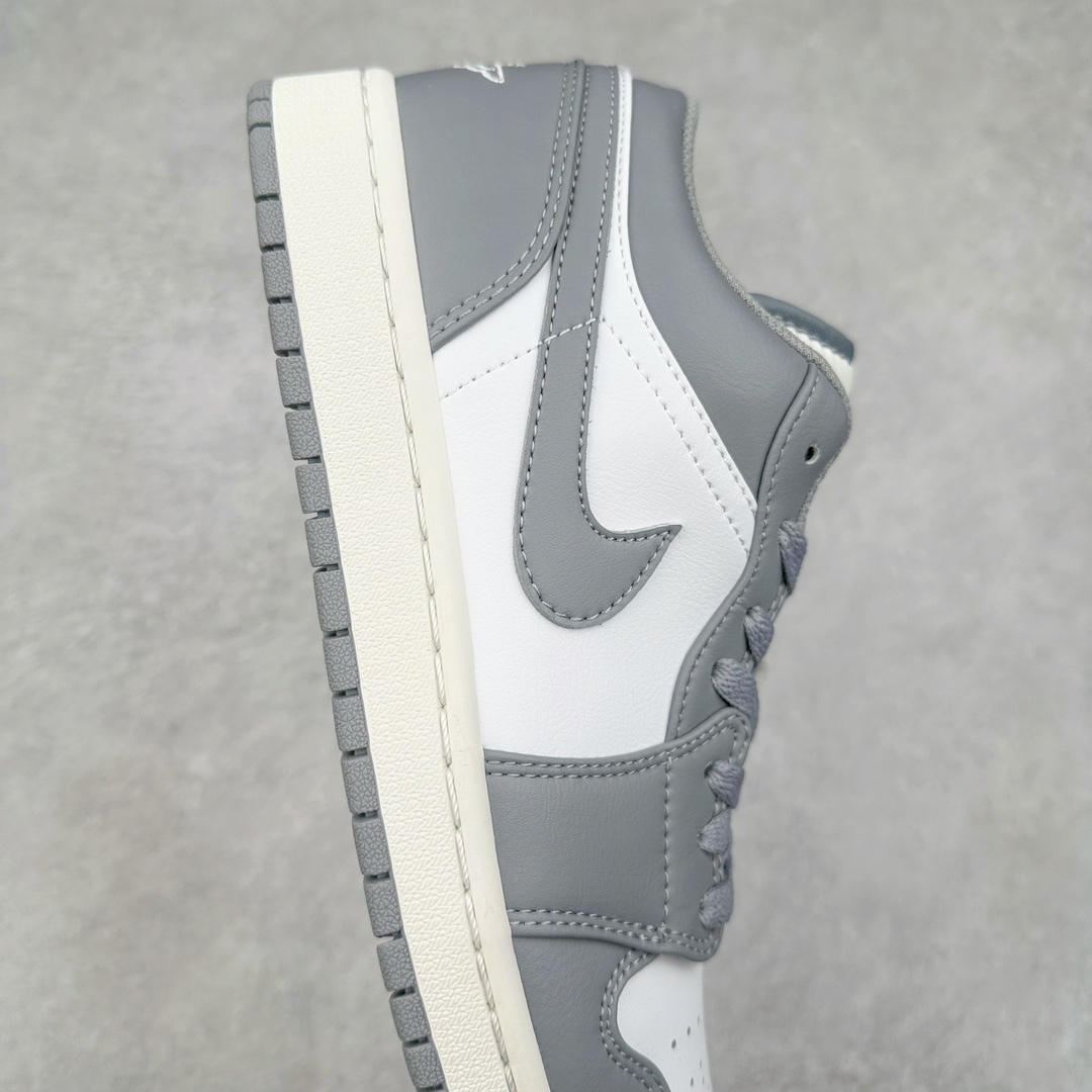 图片[6]-＃纯原福利特价 Air Jordan AJ1 Low 低帮系列 百分百全新货品 零氧化发霉 给足利润空间操作 超乎所想的高性价比 原装楦头纸板开发 完美鞋型 超高清洁度 鞋型不臃肿别扭 原厂内置全掌气垫 A模大底 鞋舌AJ原厂专用牛津布 AJ专用反口珍珠布 原厂无杂质高弹内里海棉 特殊封边弹力鞋带 原鞋开模 拒绝公底 购置公司同步原材料 都有细节原汁原味 忠于原版 尺码：36 36.5 37.5 38 38.5 39 40 40.5 41 42 42.5 43 44 44.5 45 46-选品中心