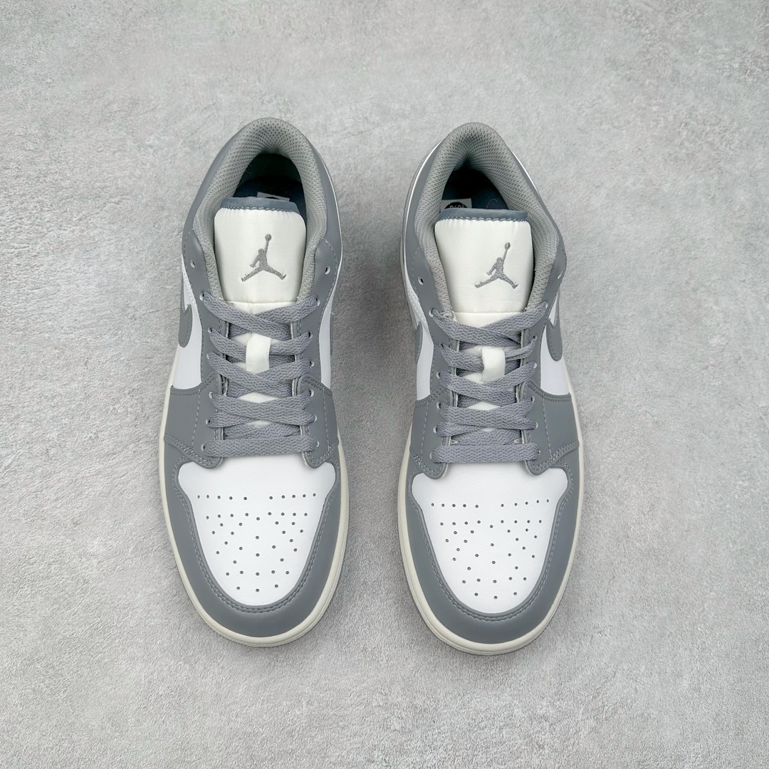 图片[2]-＃纯原福利特价 Air Jordan AJ1 Low 低帮系列 百分百全新货品 零氧化发霉 给足利润空间操作 超乎所想的高性价比 原装楦头纸板开发 完美鞋型 超高清洁度 鞋型不臃肿别扭 原厂内置全掌气垫 A模大底 鞋舌AJ原厂专用牛津布 AJ专用反口珍珠布 原厂无杂质高弹内里海棉 特殊封边弹力鞋带 原鞋开模 拒绝公底 购置公司同步原材料 都有细节原汁原味 忠于原版 尺码：36 36.5 37.5 38 38.5 39 40 40.5 41 42 42.5 43 44 44.5 45 46-选品中心