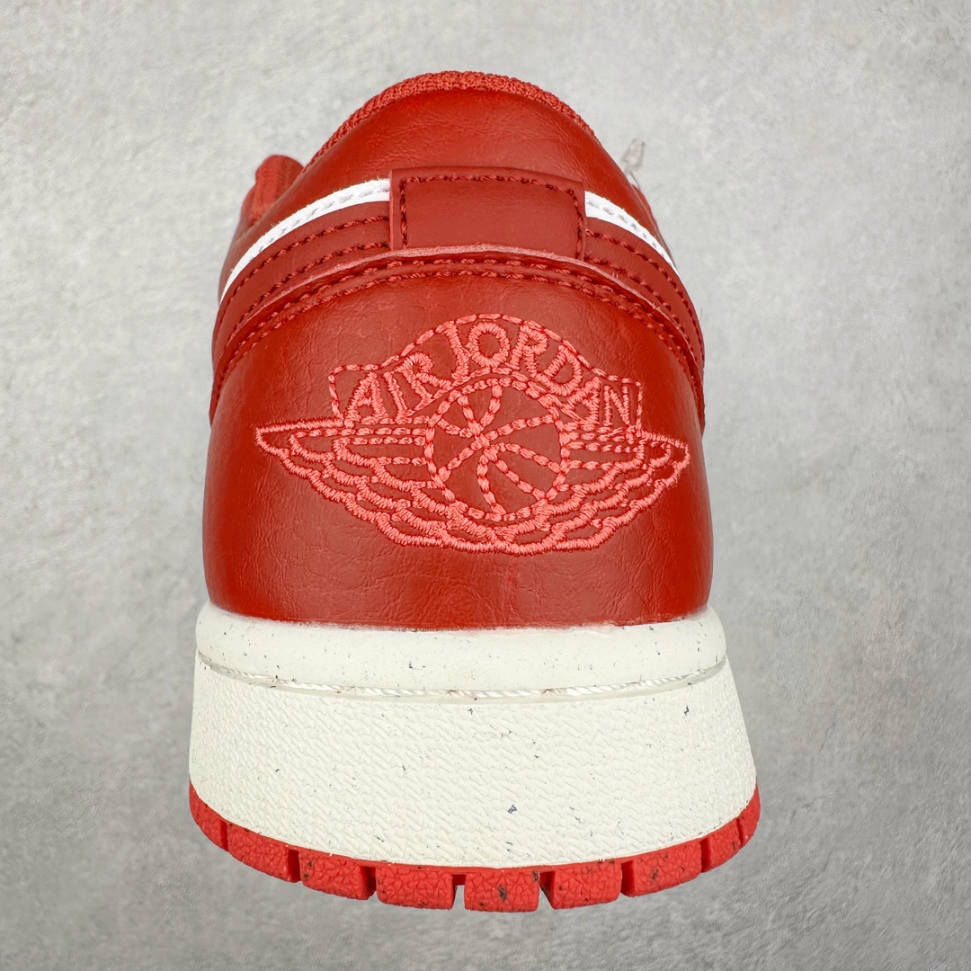 图片[8]-＃纯原福利特价 Air Jordan AJ1 Low 低帮系列 百分百全新货品 零氧化发霉 给足利润空间操作 超乎所想的高性价比 原装楦头纸板开发 完美鞋型 超高清洁度 鞋型不臃肿别扭 原厂内置全掌气垫 A模大底 鞋舌AJ原厂专用牛津布 AJ专用反口珍珠布 原厂无杂质高弹内里海棉 特殊封边弹力鞋带 原鞋开模 拒绝公底 购置公司同步原材料 都有细节原汁原味 忠于原版 尺码：36 36.5 37.5 38 38.5 39 40 40.5 41 42 42.5 43 44 44.5 45 46-选品中心