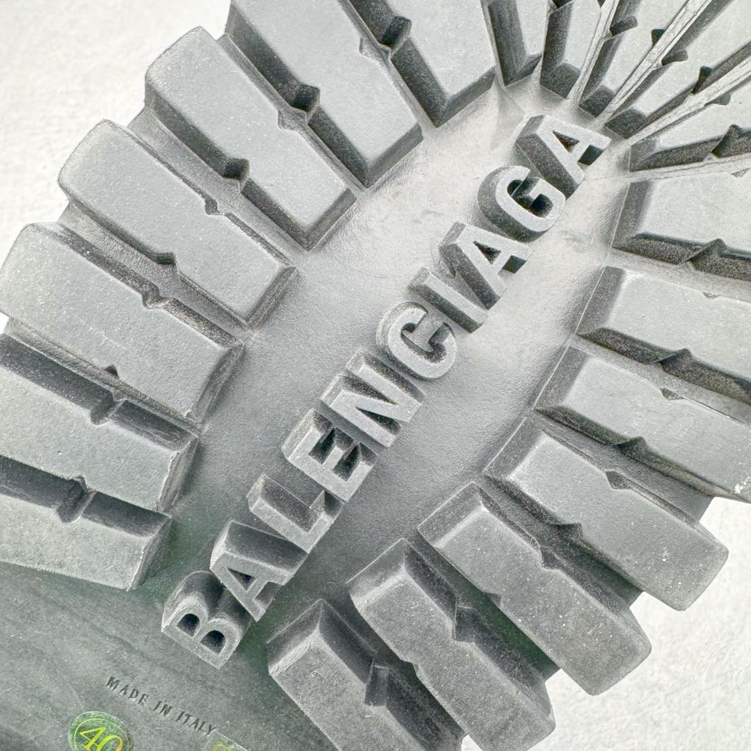 图片[19]-＃GD广顶 Balenciaga Strike 巴黎世家厚底马丁靴休闲军靴德比靴鞋 原版购入开发 做货 极致做旧 巴黎世家做旧的款式百分之90都是好看的 这双靴子也不例外 破旧风格 双层材质 外层粗帆布做了磨损和褪色处理 内层做了透气网状里布 比较惊艳的是鞋底和鞋侧橡胶 原版定制进口做旧帆布 原版进口透气网里 原版开模橡胶大底 增高底厚5CM超显大长腿NCC 尺码： 39 40 41 42 43 44 45-选品中心