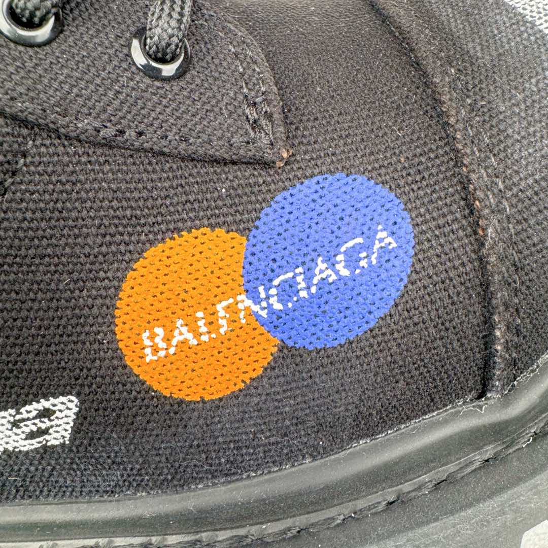 图片[18]-＃GD广顶 Balenciaga Strike 巴黎世家厚底马丁靴休闲军靴德比靴鞋 原版购入开发 做货 极致做旧 巴黎世家做旧的款式百分之90都是好看的 这双靴子也不例外 破旧风格 双层材质 外层粗帆布做了磨损和褪色处理 内层做了透气网状里布 比较惊艳的是鞋底和鞋侧橡胶 原版定制进口做旧帆布 原版进口透气网里 原版开模橡胶大底 增高底厚5CM超显大长腿NCC 尺码： 39 40 41 42 43 44 45-选品中心